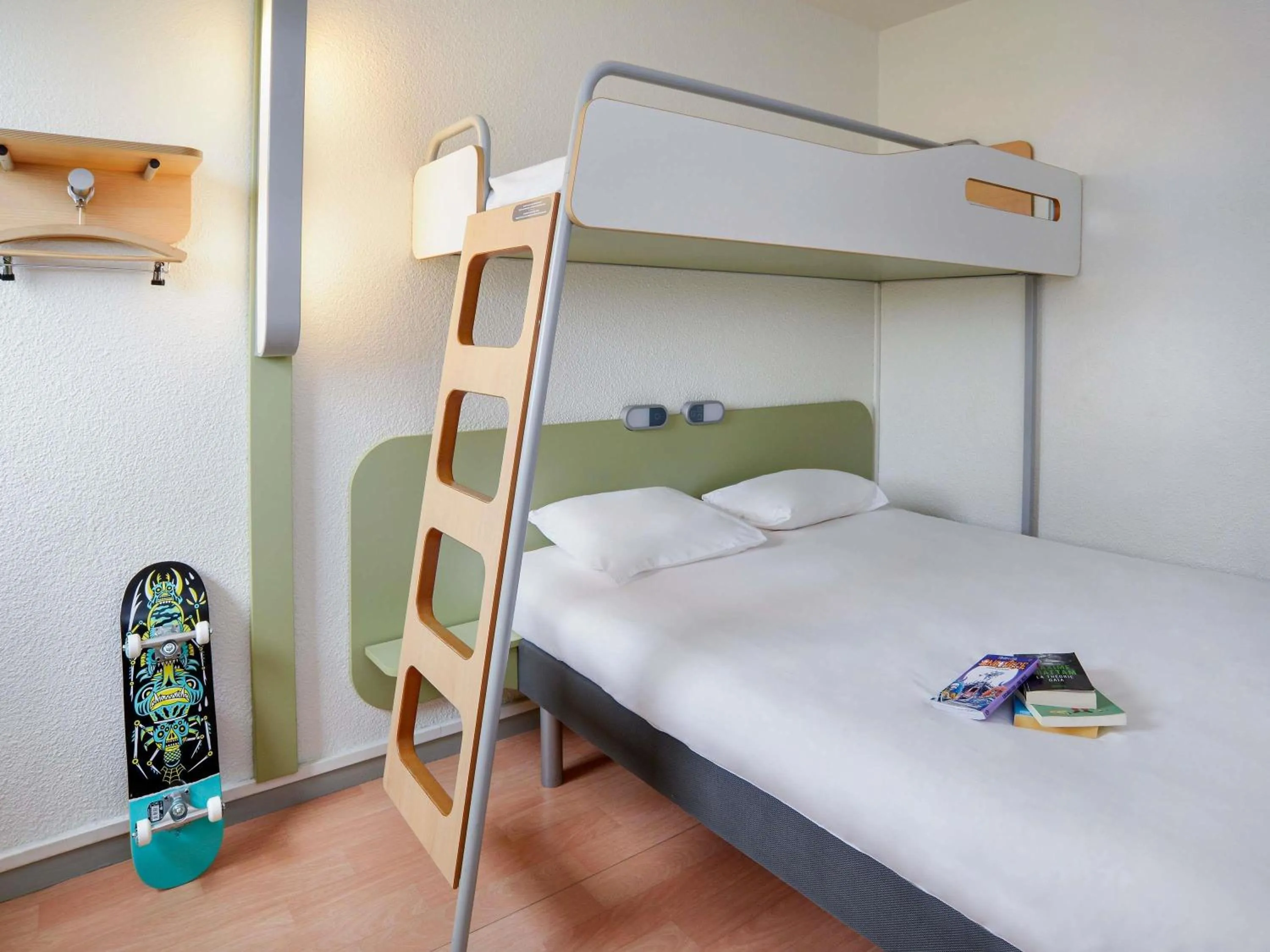 Triple Room with One Double Bed and One Bunk Bed in ibis budget Toulouse Centre Gare
