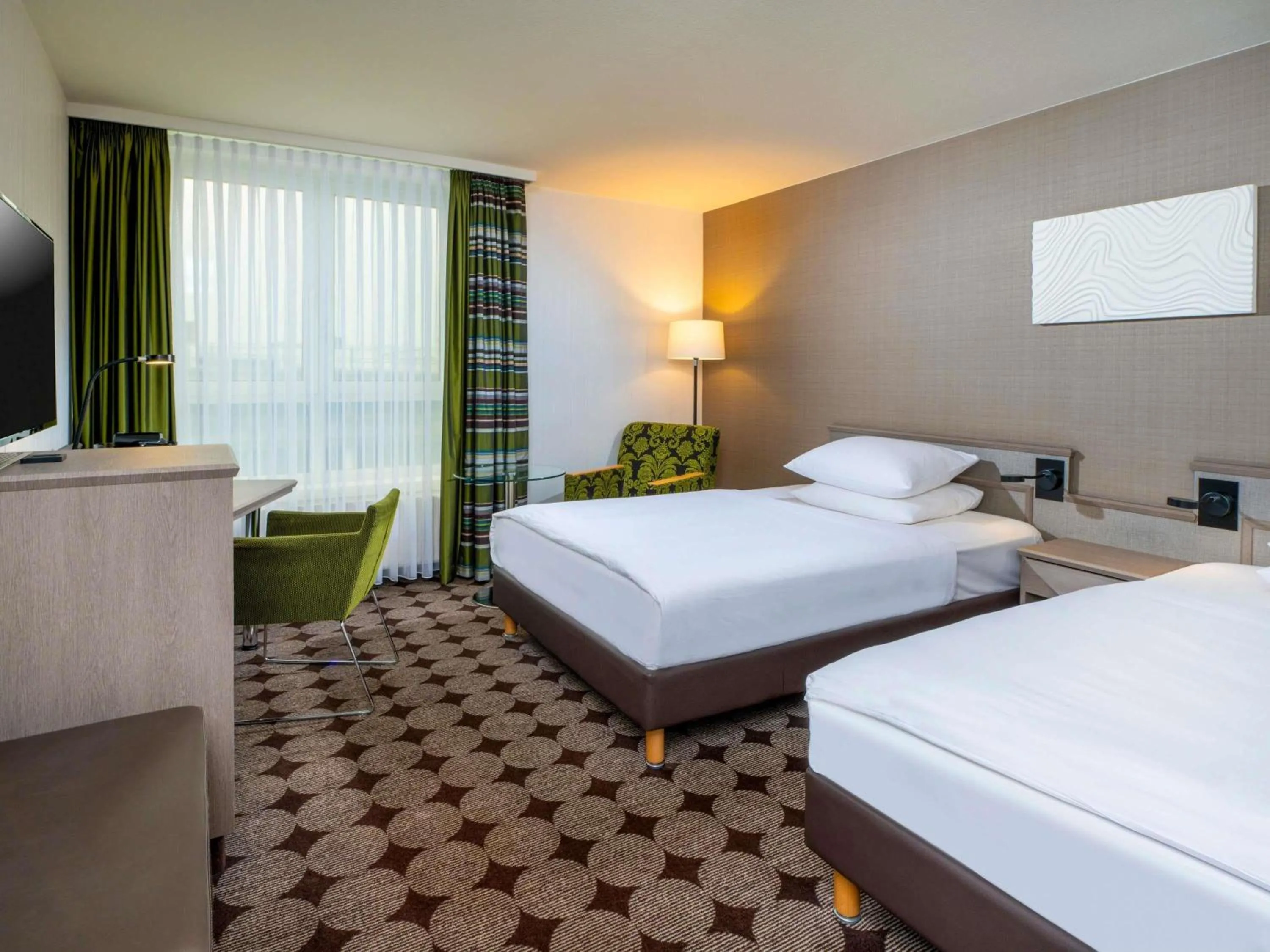 Superior Twin Room in Mövenpick Hotel Nürnberg Airport