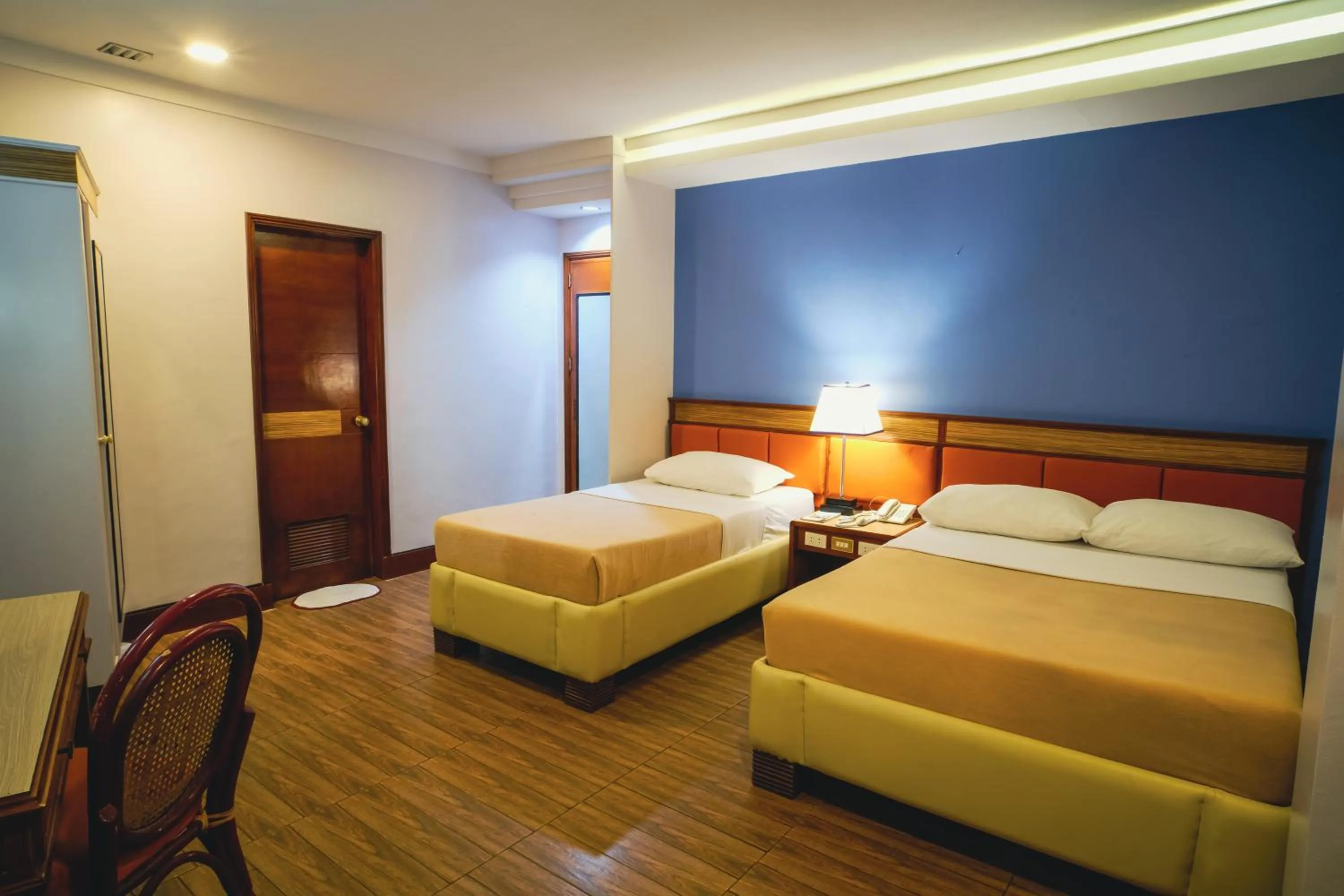 Triple Room with Garden View in Hotel Valencia