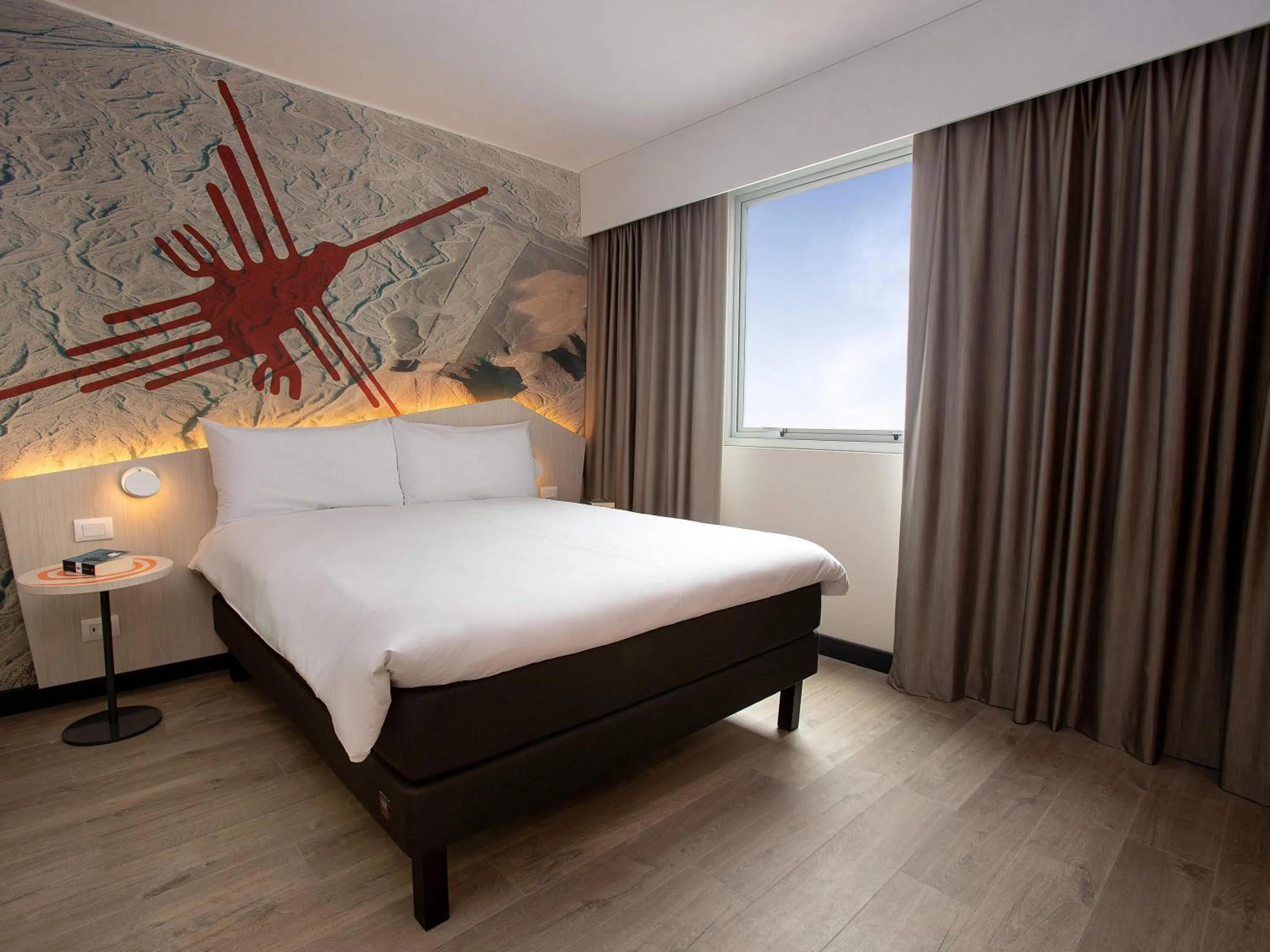 Standard Queen Room in ibis Styles Lima Benavides Miraflores