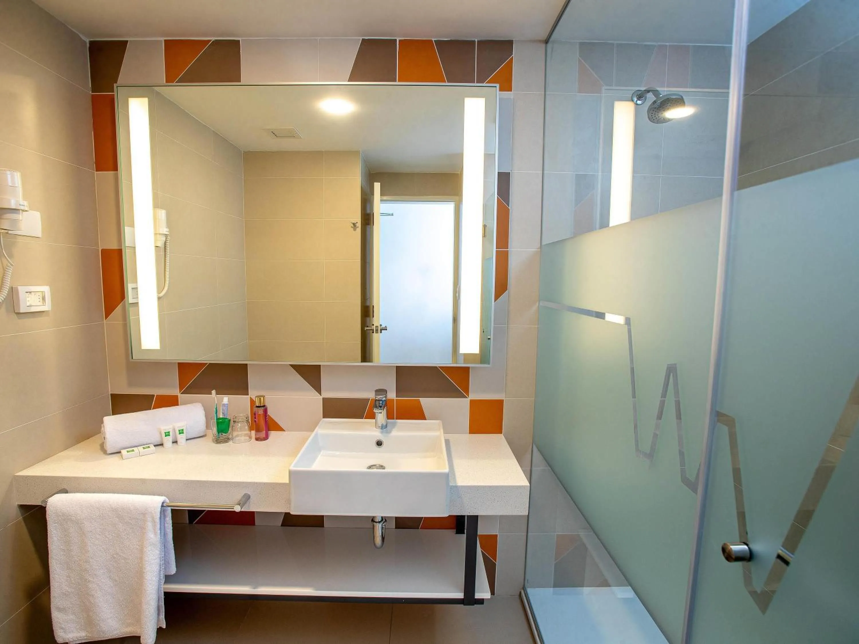Superior Twin Room in ibis Styles Lima Benavides Miraflores