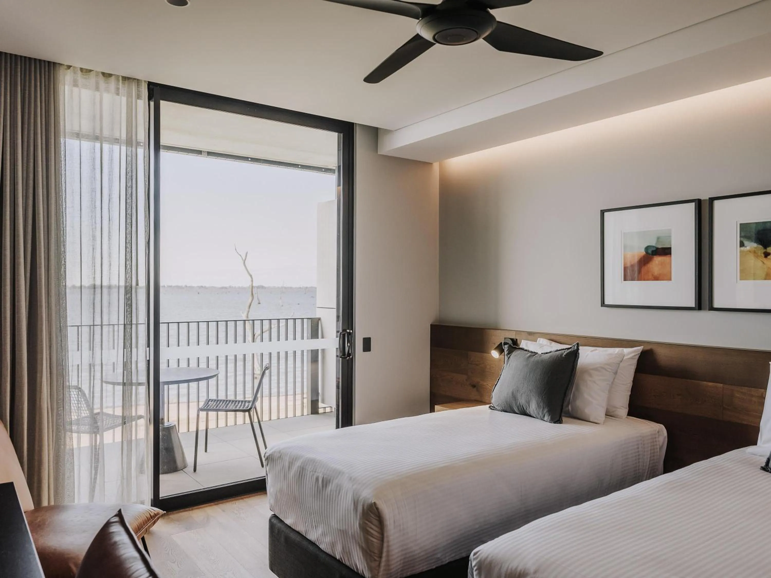 Studio - Lake Front in The Sebel Yarrawonga Silverwoods