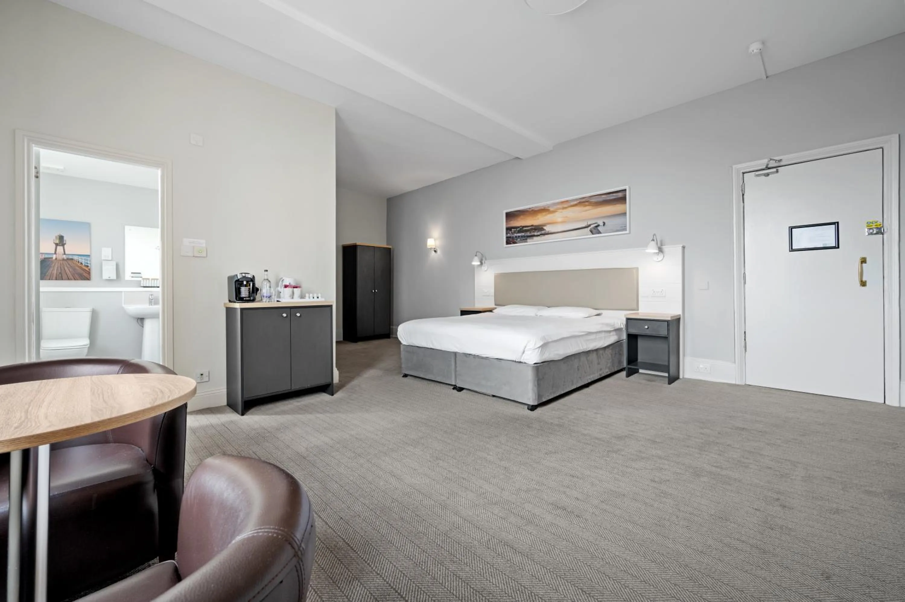 Superior Double Room with Sea View in Royal Whitby