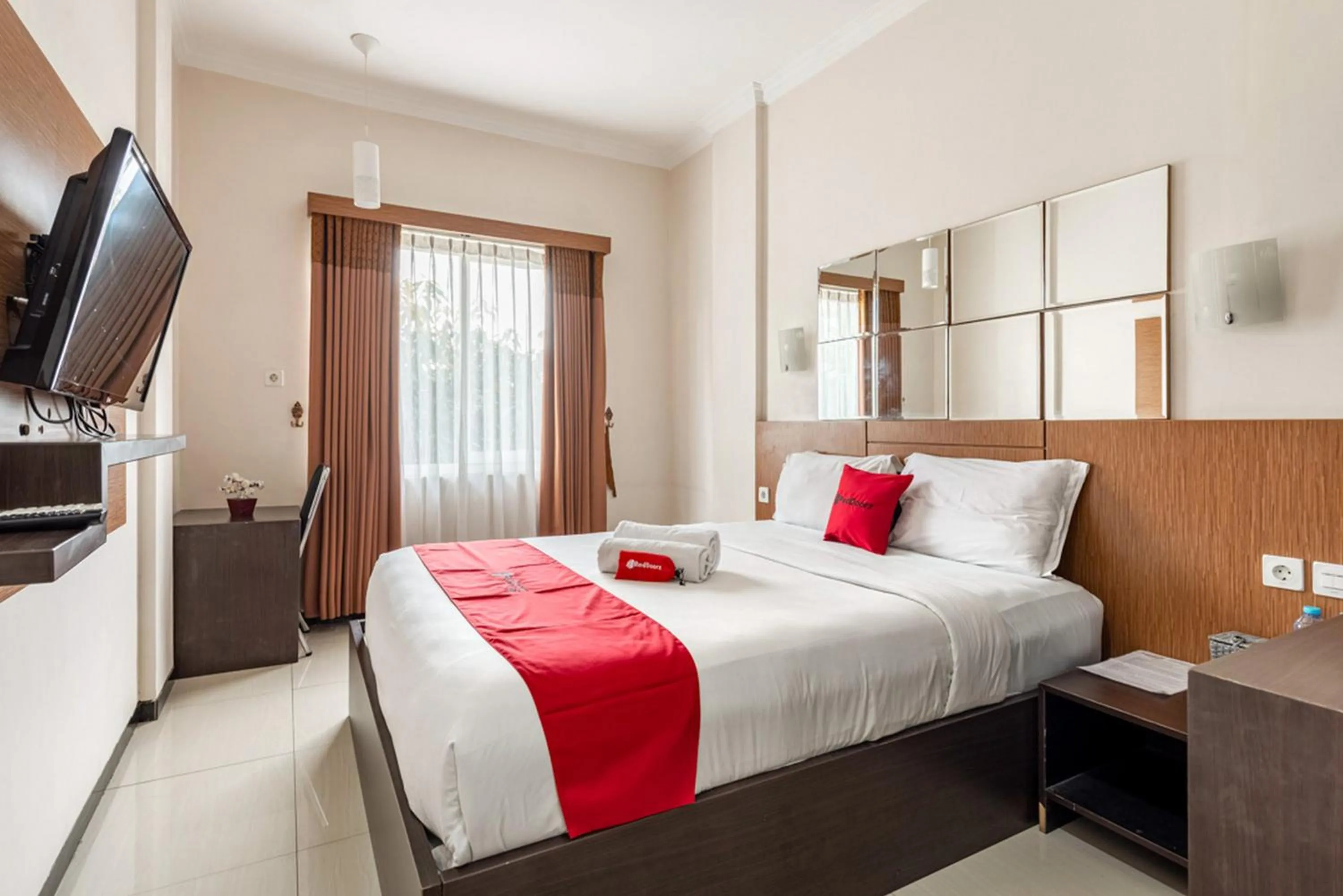 Double Room in RedDoorz Syariah @ Soekarno Hatta Indah 2