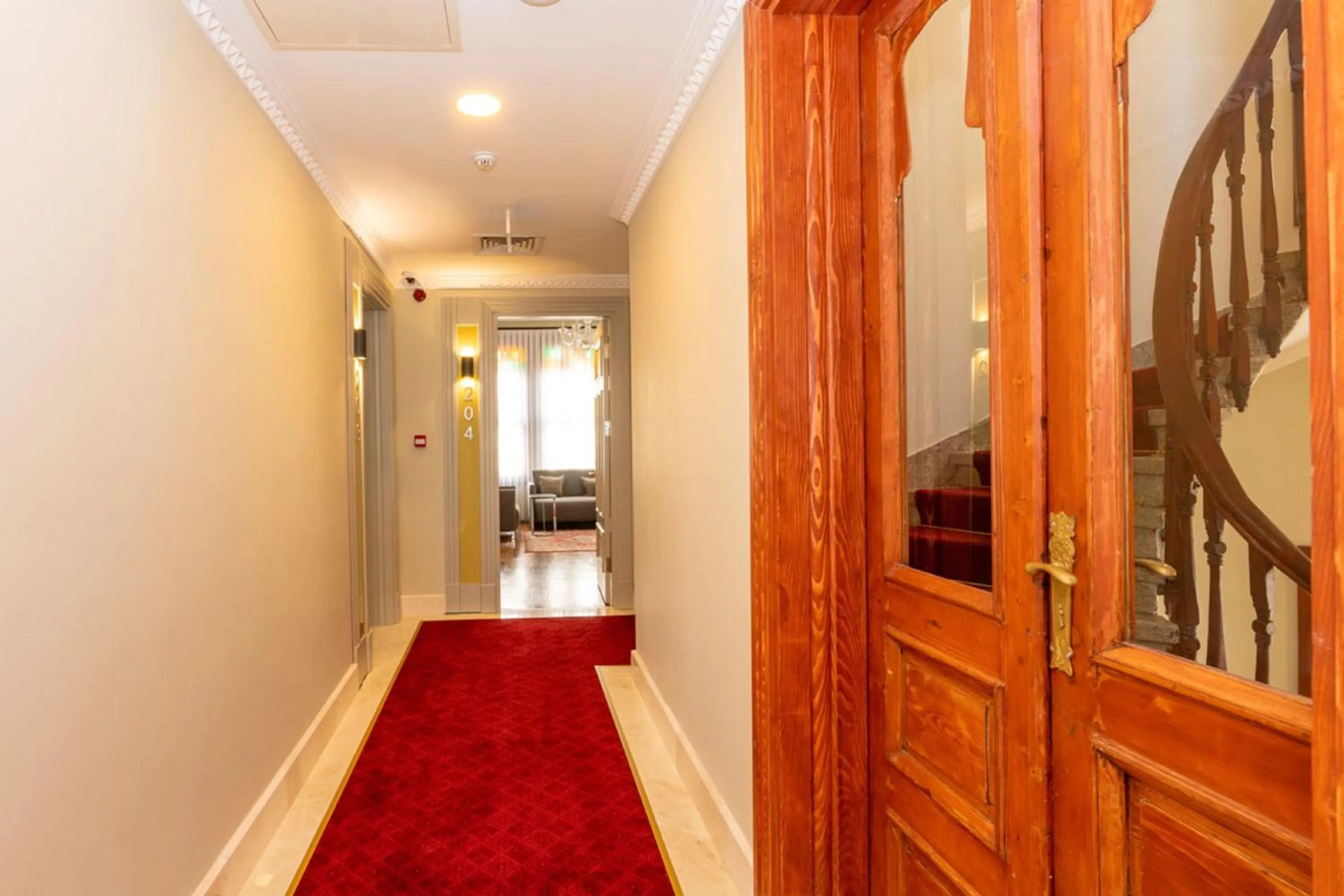 Junior Suite in Blue Gilroy Hotel