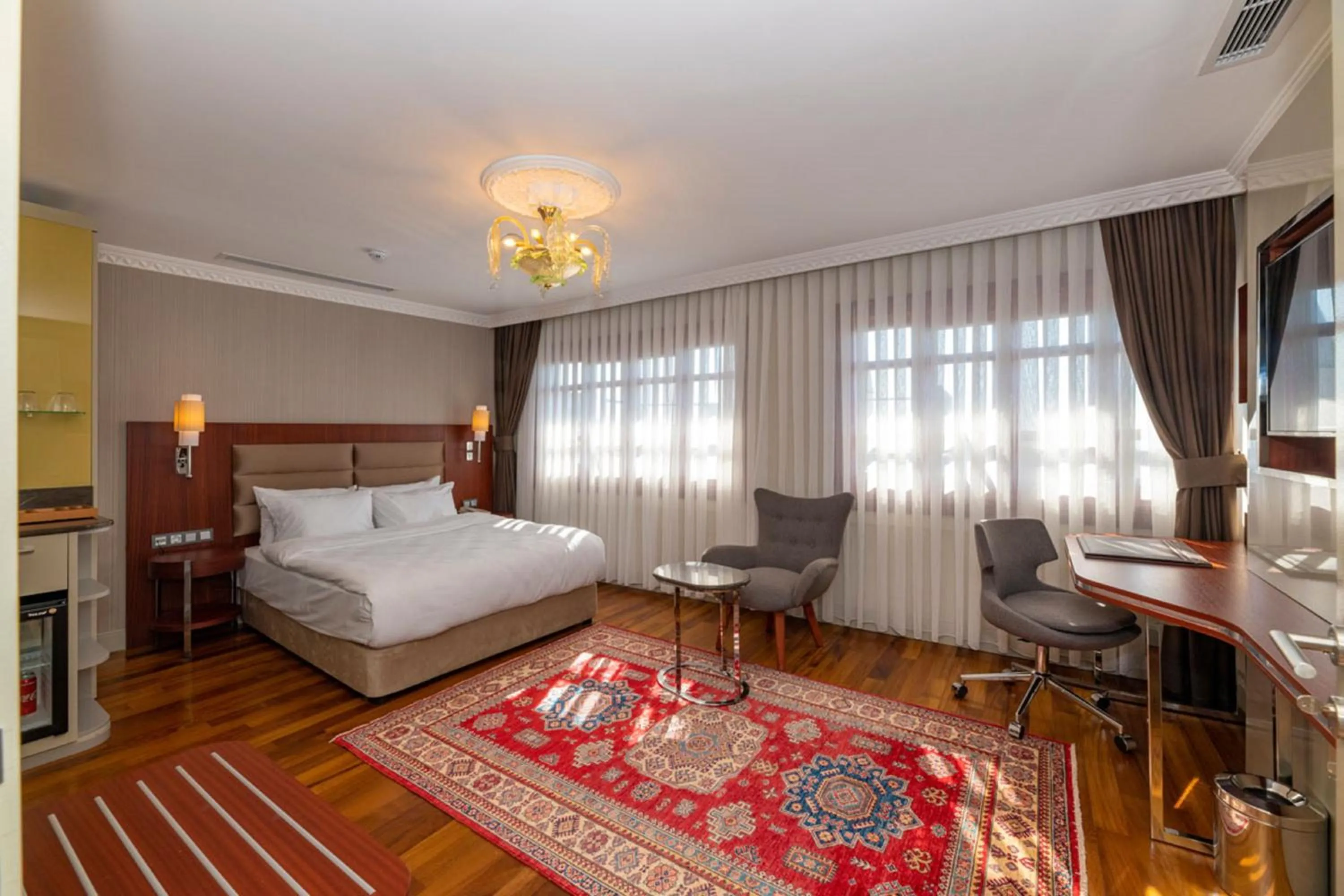 Standard Double Room in Blue Gilroy Hotel