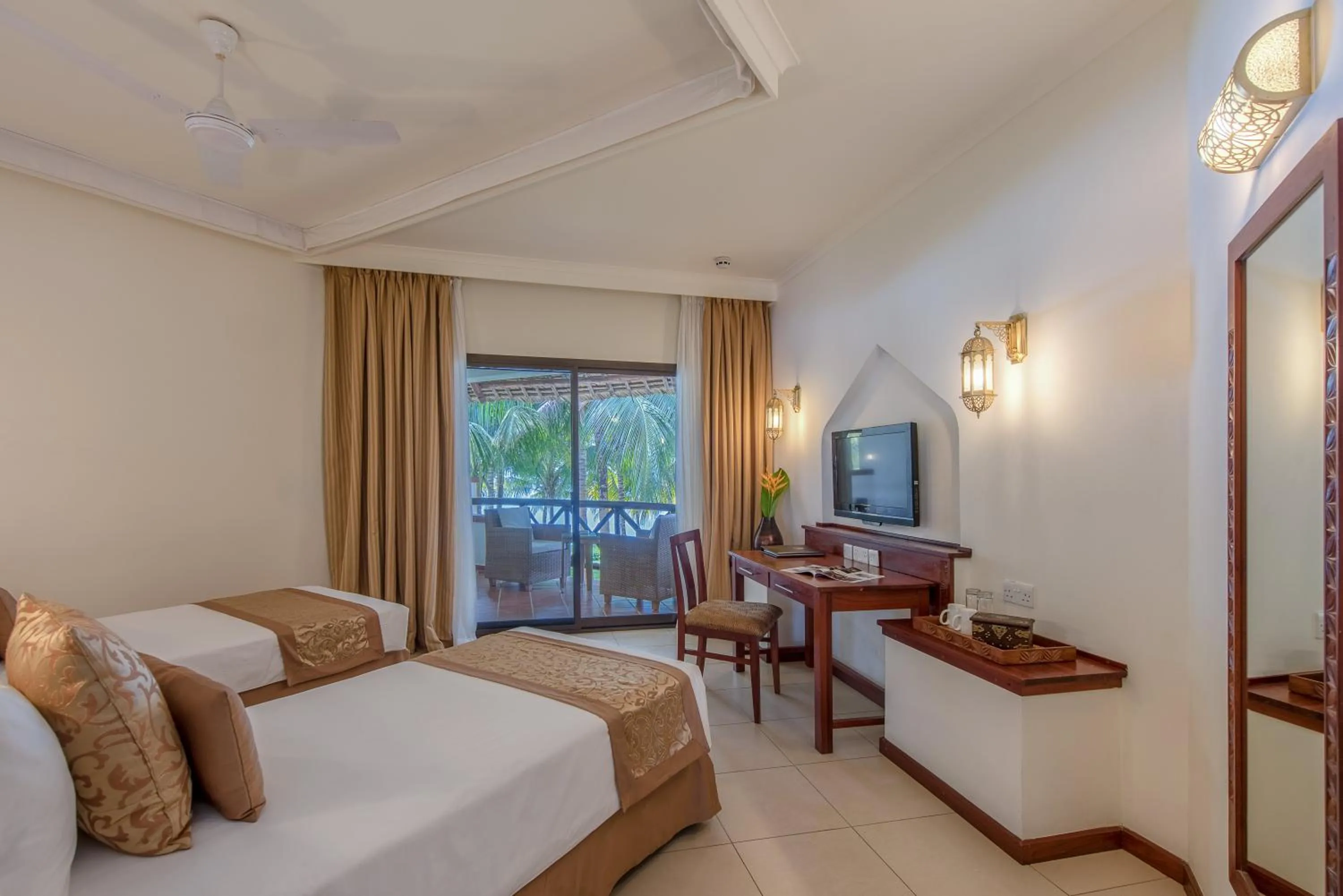 Twin Room with Garden View in Sea Cliff Resort & Spa