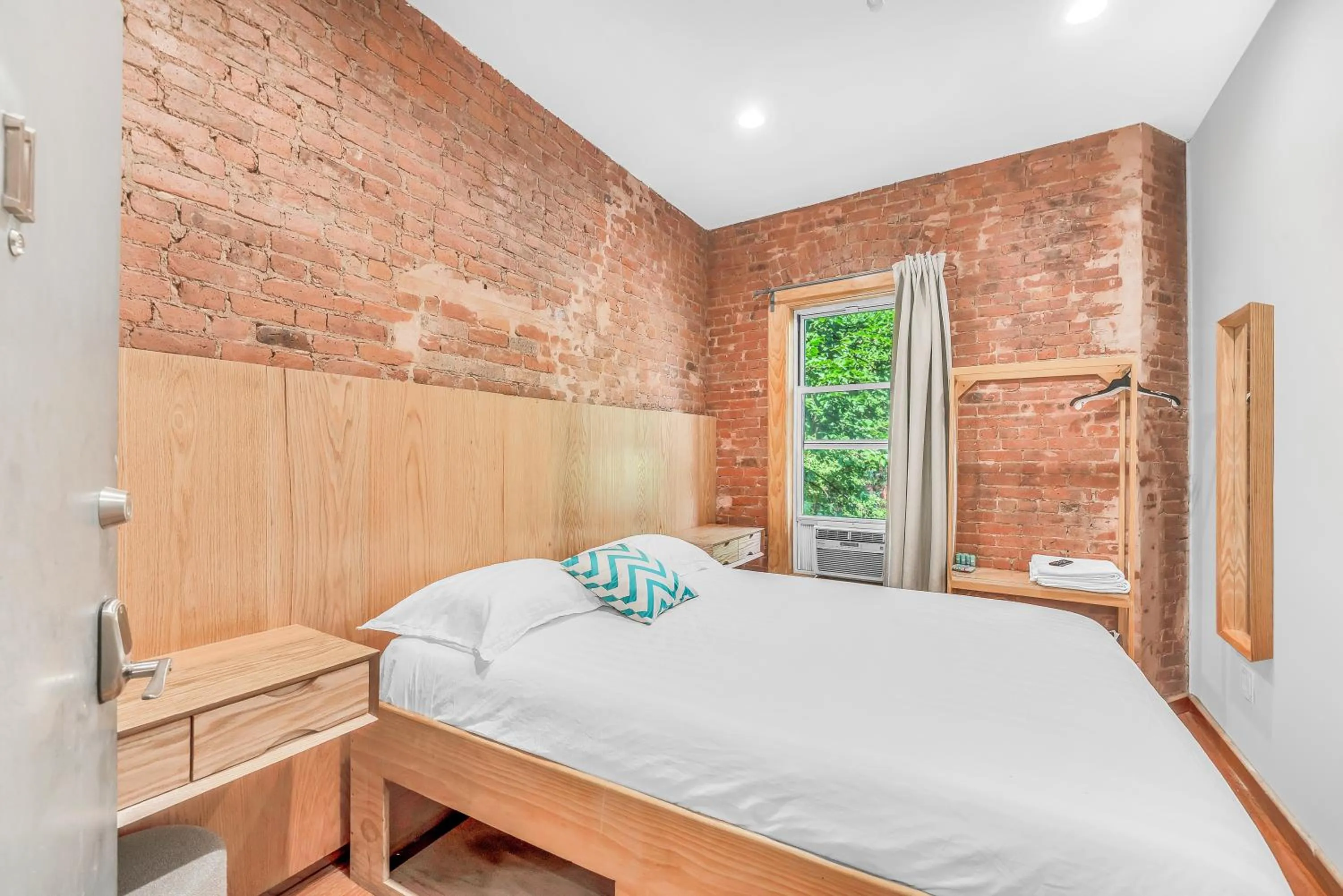 Deluxe Double Room with Shared Bathroom - Non-Smoking in Morris Guest House