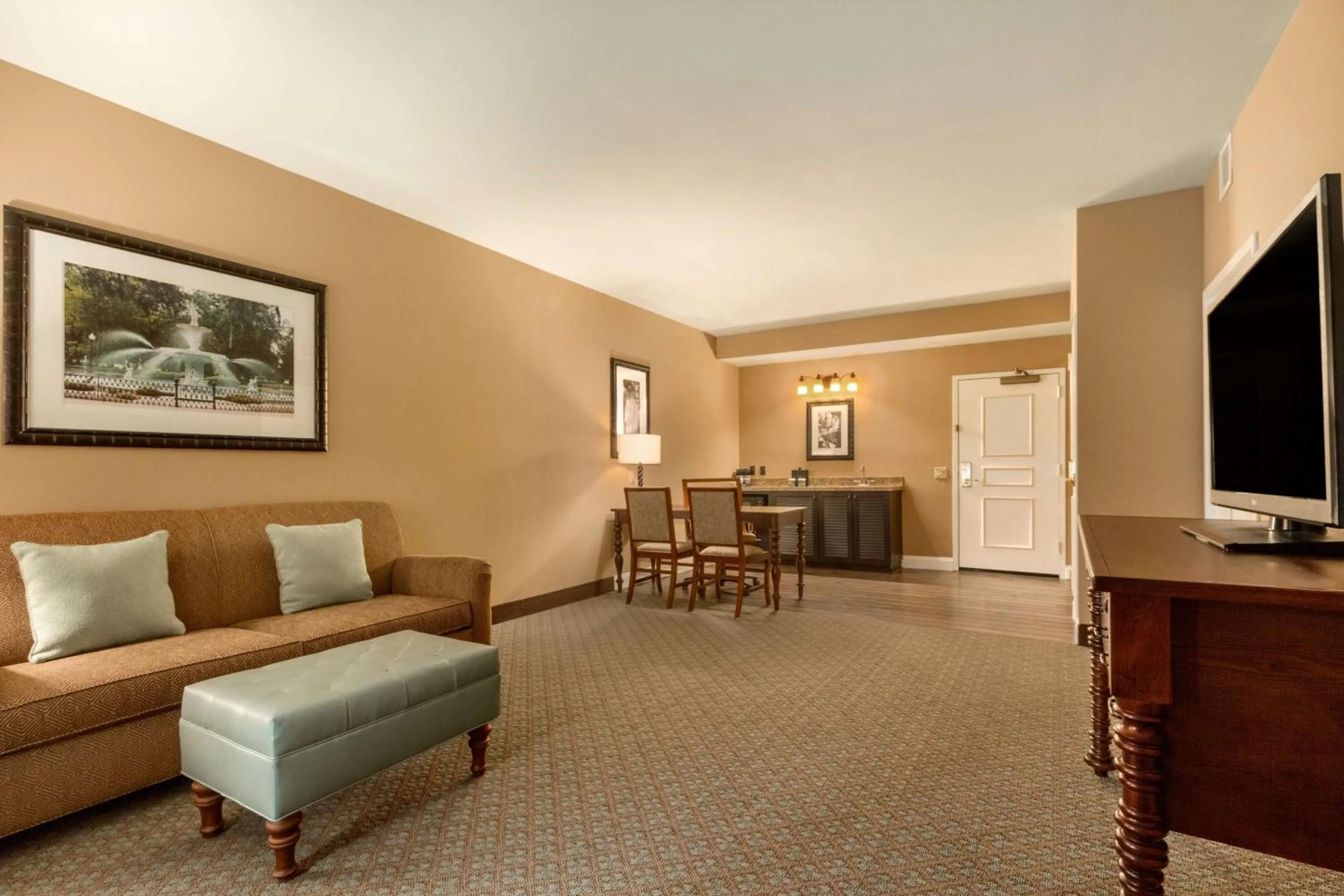 King Suite - Non-Smoking in Embassy Suites Savannah Historic District