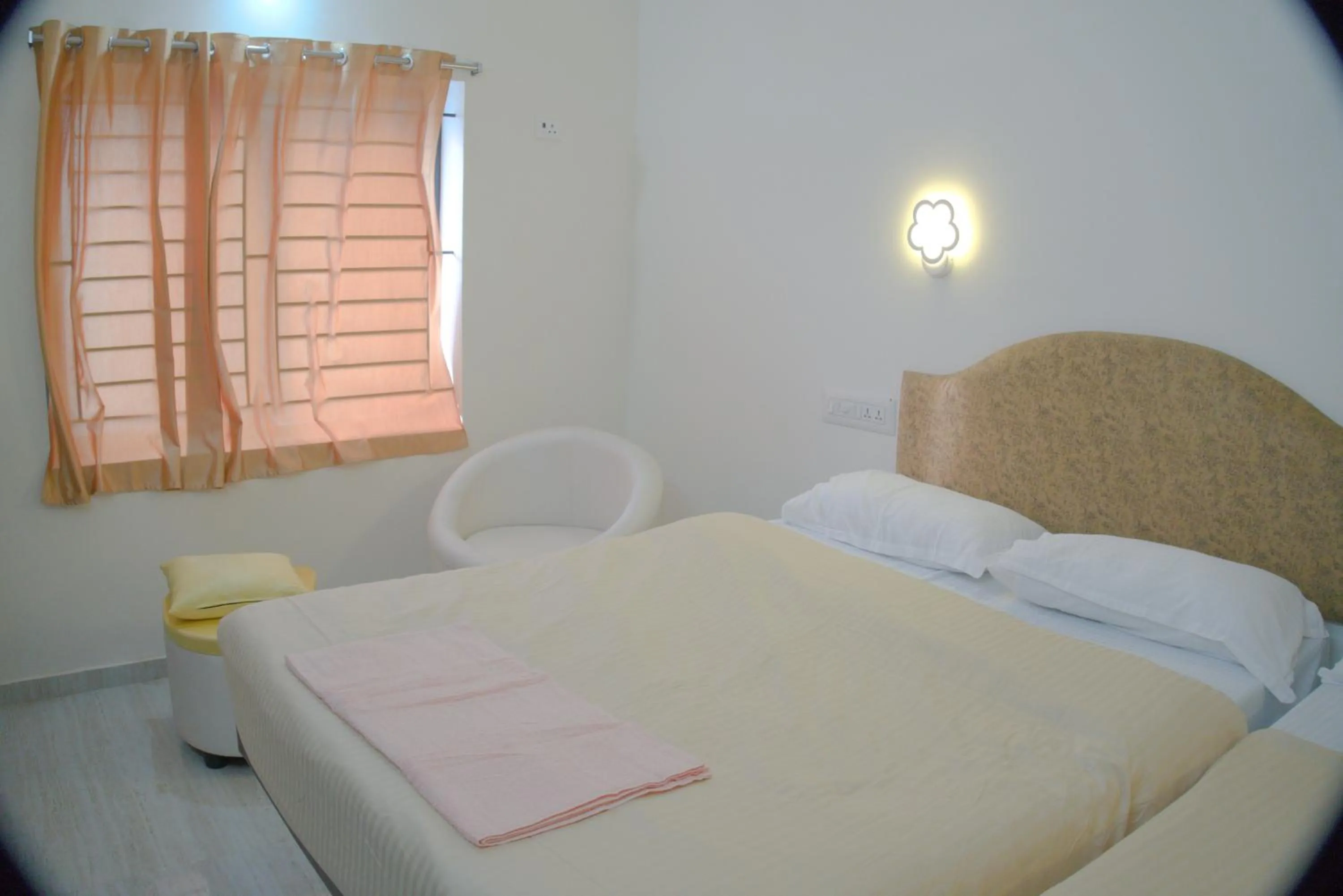 Double Bed in Hotel Sunrise