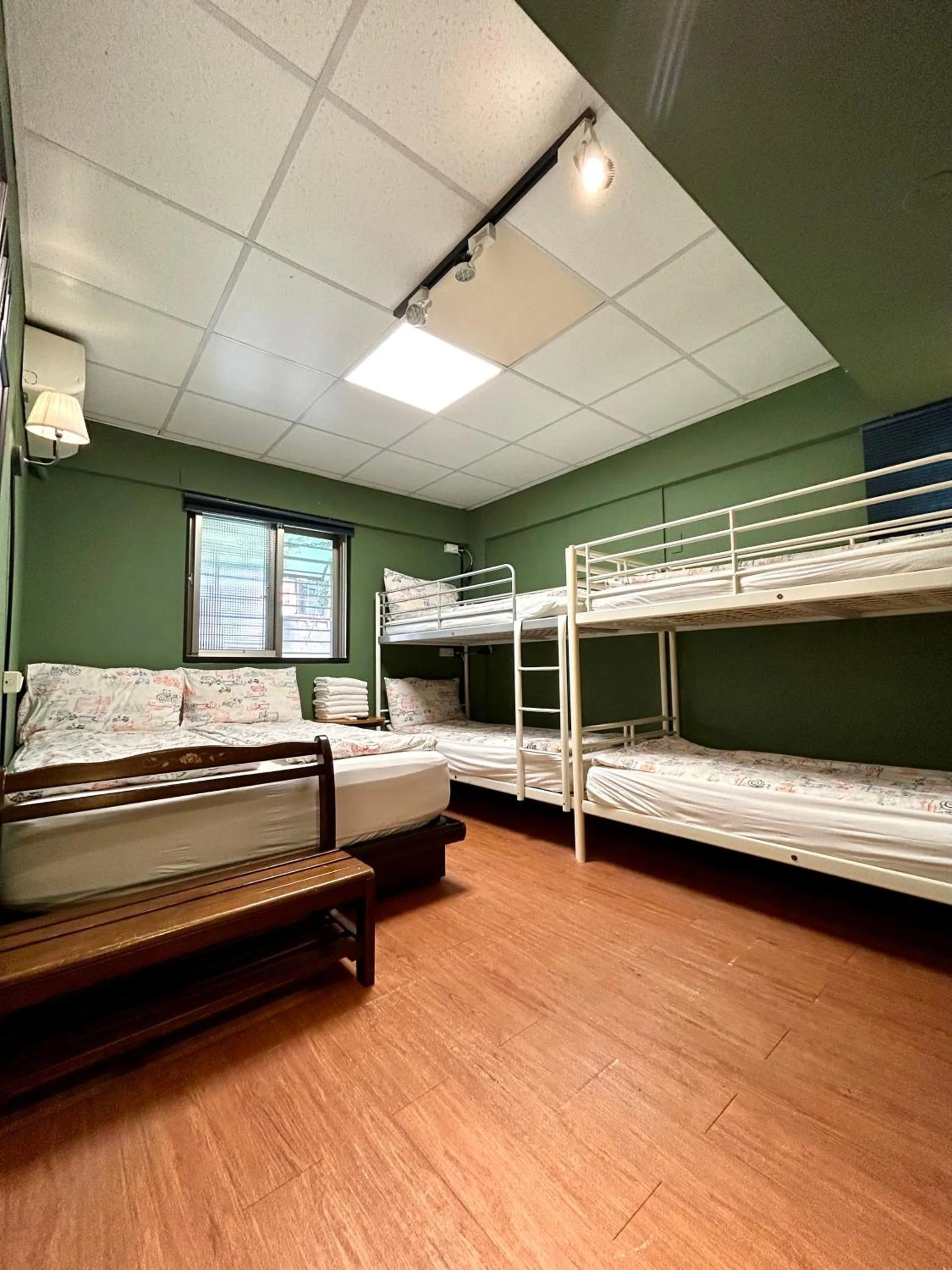 Family Room (6 Adults) with Private Bathroom in Taipei Triple Tiger Inn