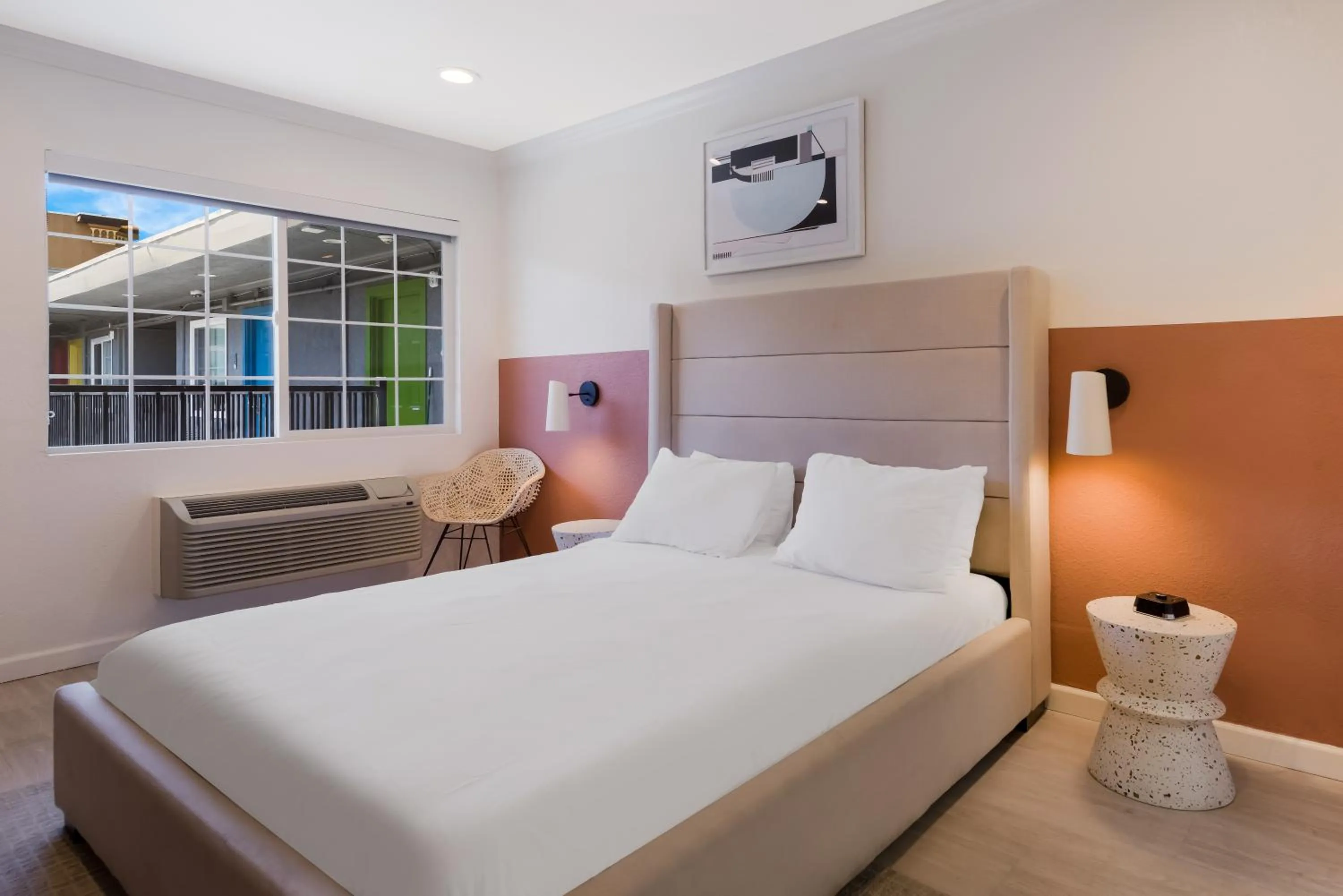 Standard Queen Room in Signature Inn Oakland