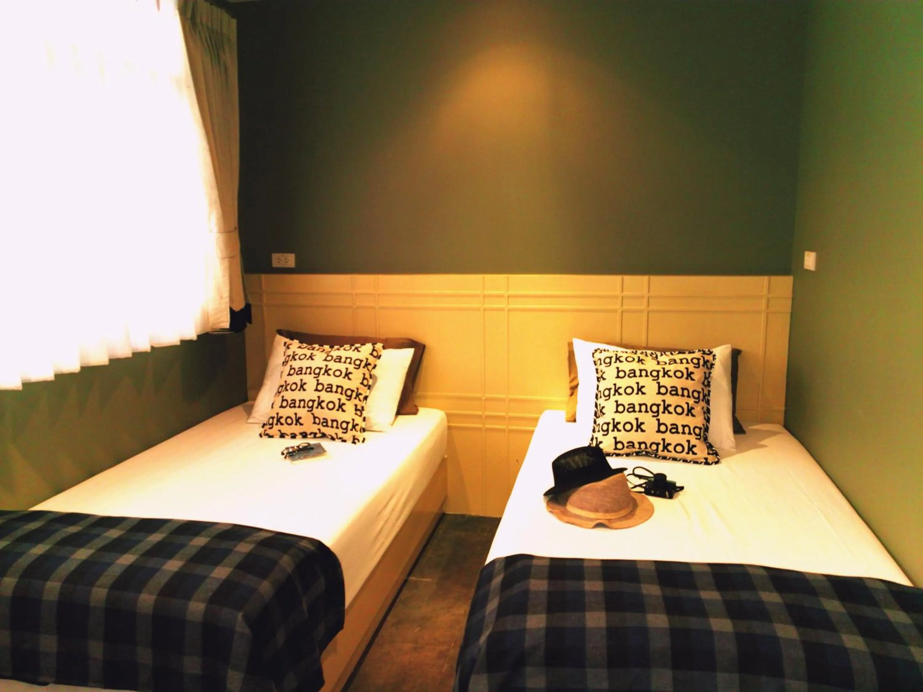 Superior Twin Room with Living Room - single occupancy in Chomm House