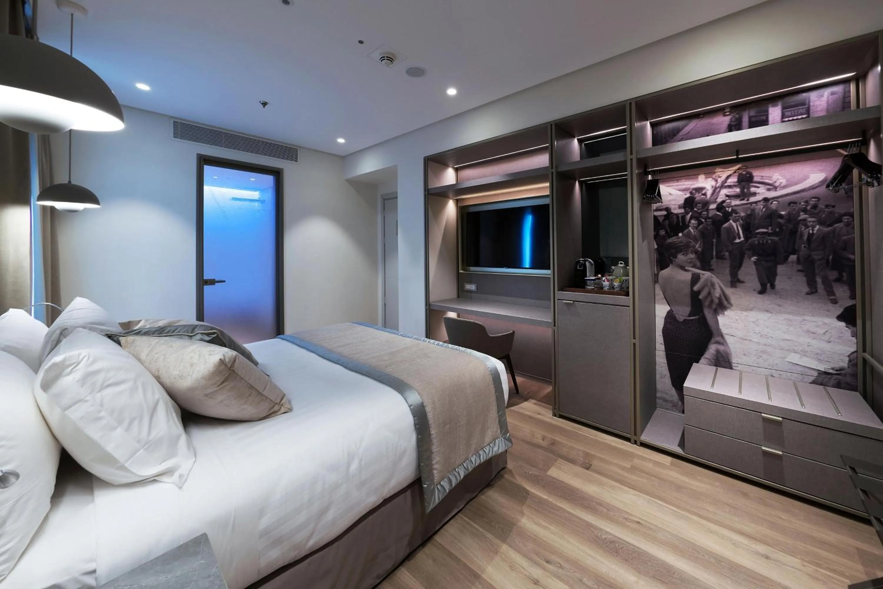 Deluxe, Guest room, 1 Queen, City view, Balcony in The Regency, Rome, a Tribute Portfolio Hotel