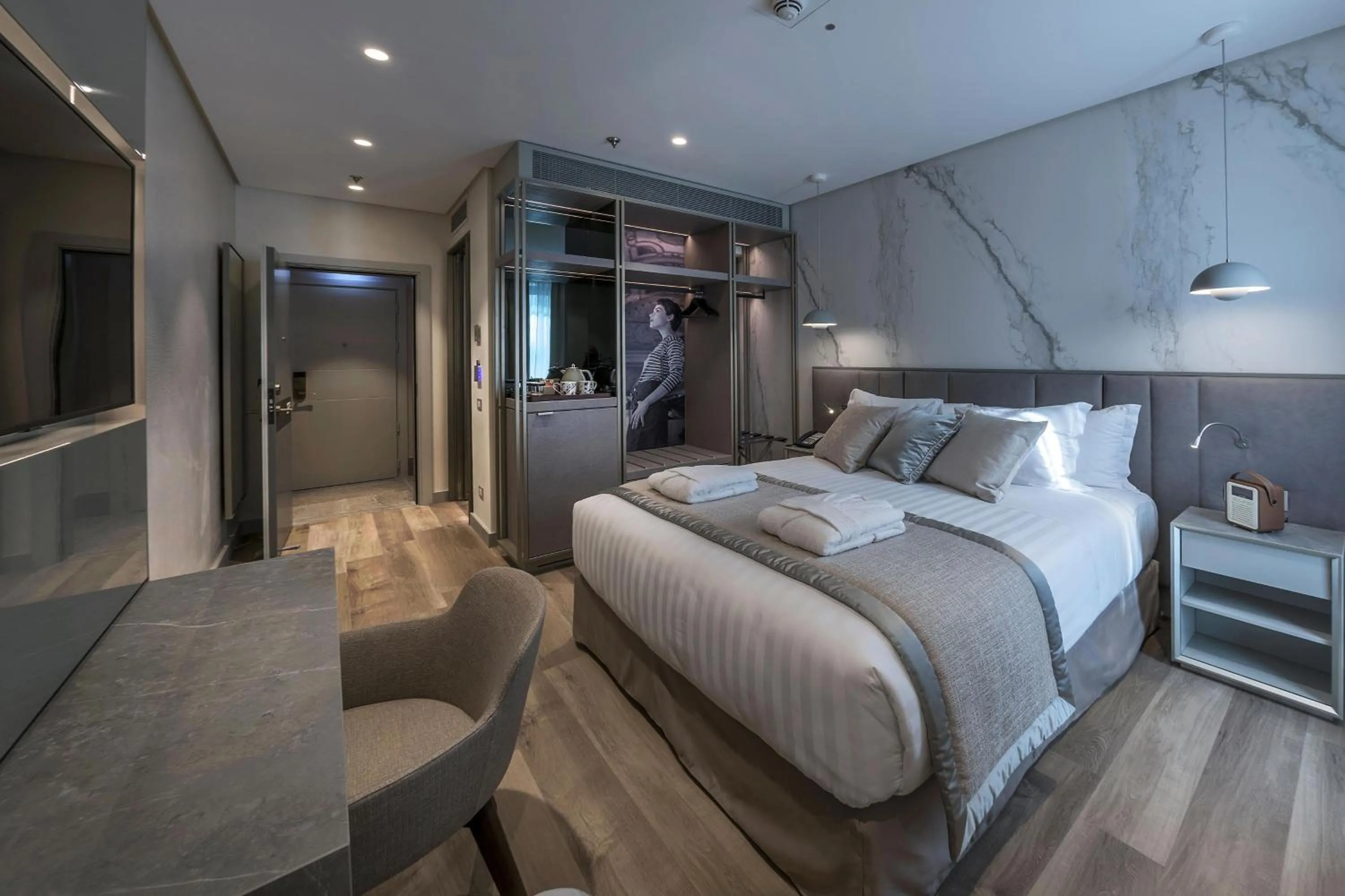 Classic, Guest room, 1 Queen, City view in The Regency, Rome, a Tribute Portfolio Hotel