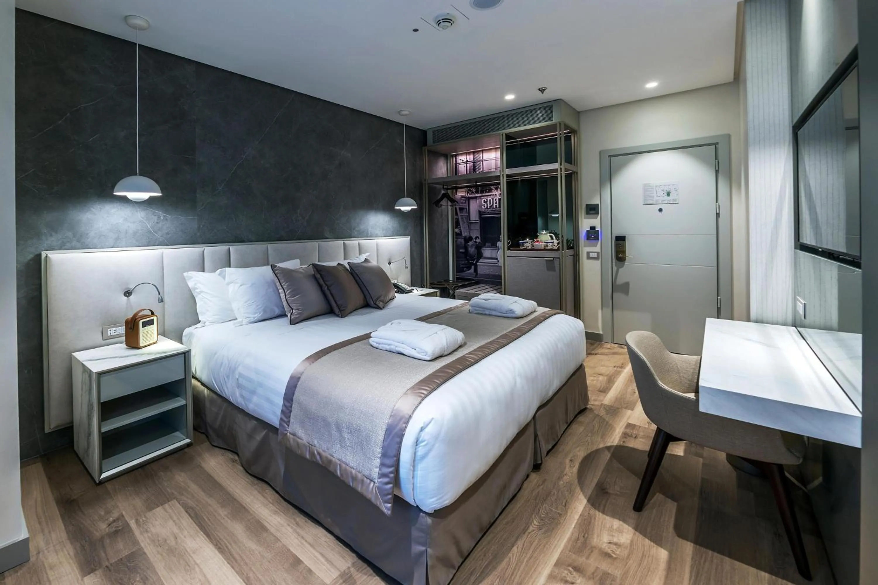 Classic, Guest room, 1 King, City view in The Regency, Rome, a Tribute Portfolio Hotel