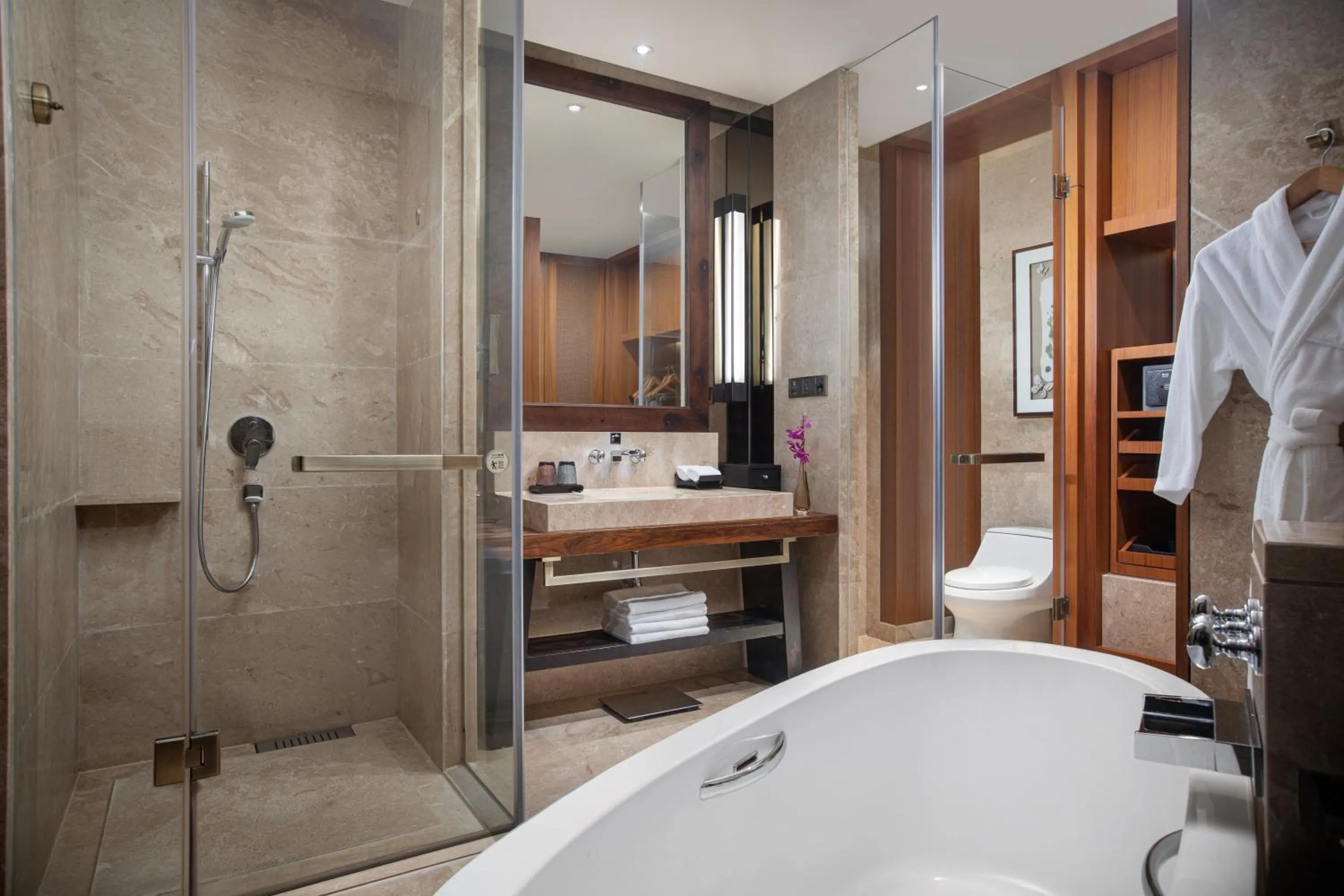 Premium King Room - Club Lounge Access in InterContinental Kunming by IHG