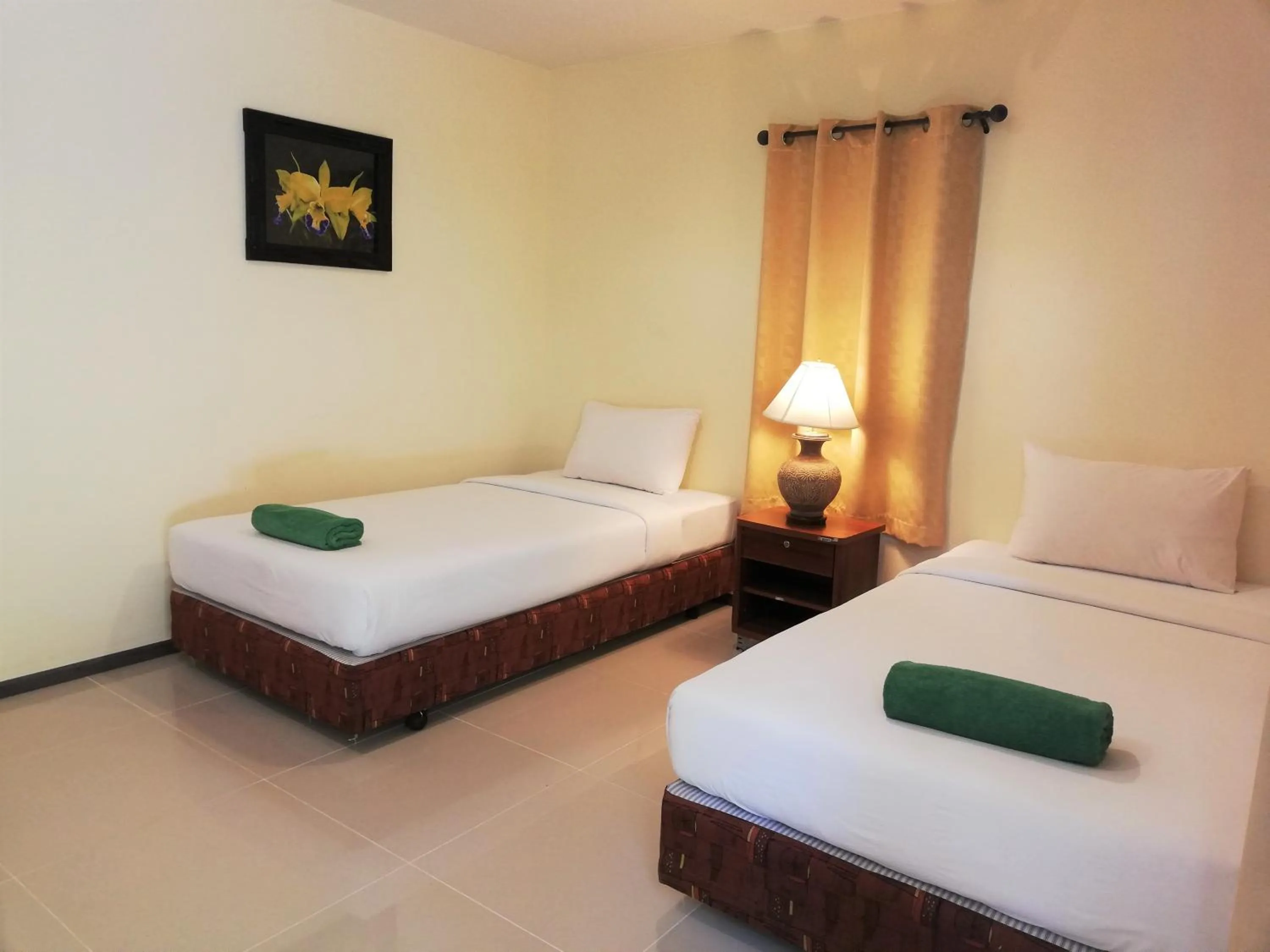 Standard Twin Room in Laemsai Resort