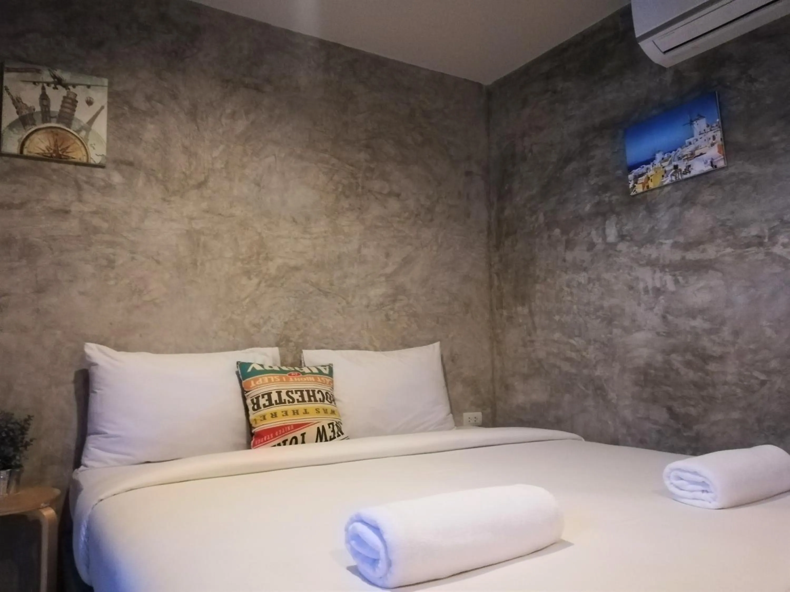 Deluxe King Room in Laemsai Resort