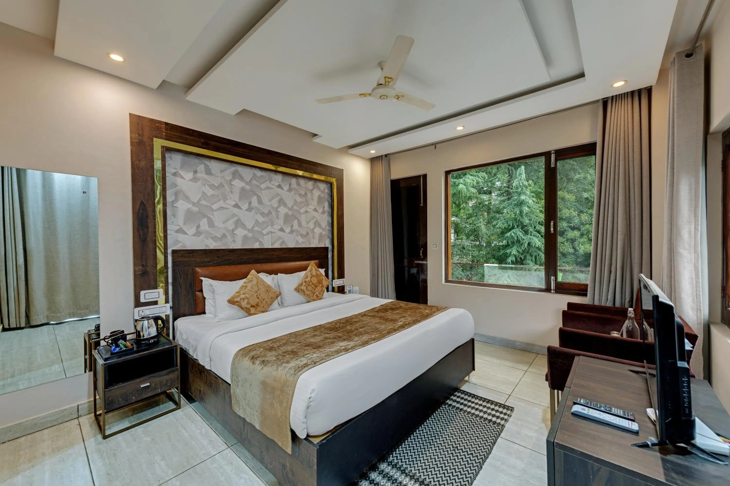 Deluxe Room in Golden Rock, Dharamshala - AM Hotel Kollection
