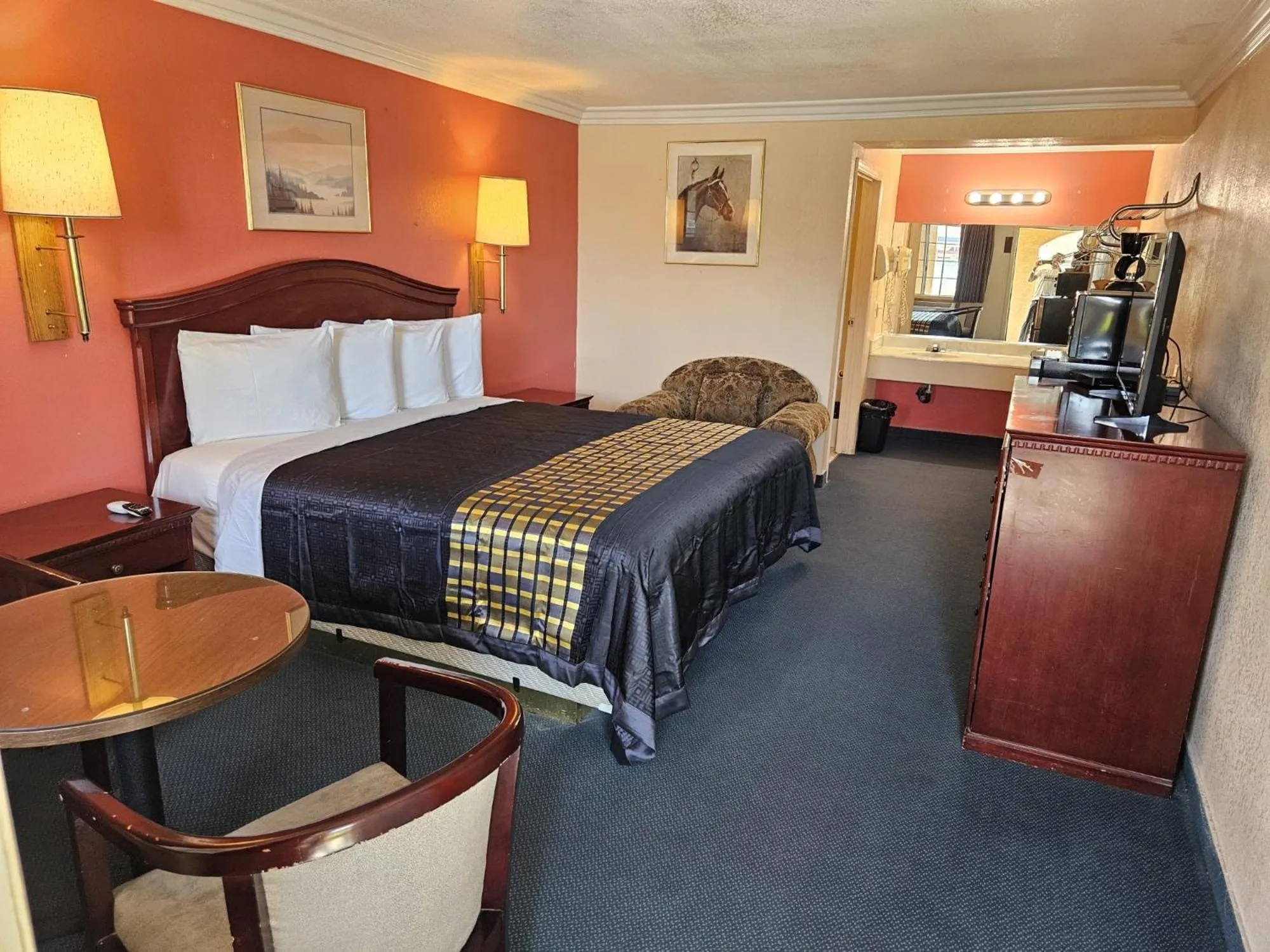 King Room-Non Smoking in Americas Best Value Inn-Mojave