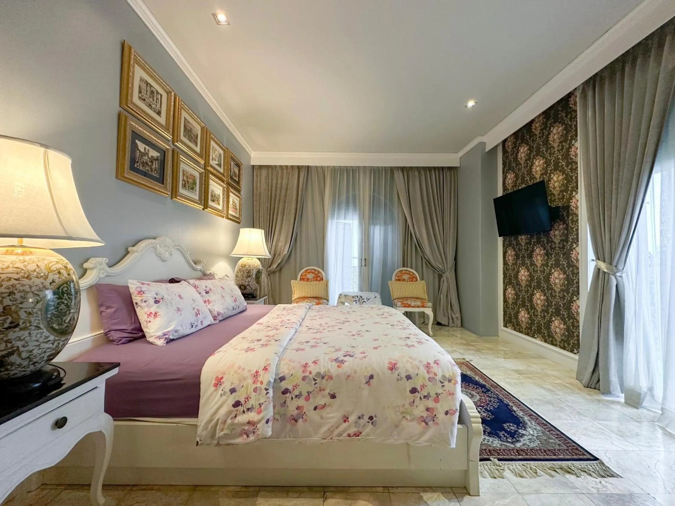 One-Bedroom Suite in At Pingnakorn Huaykaew