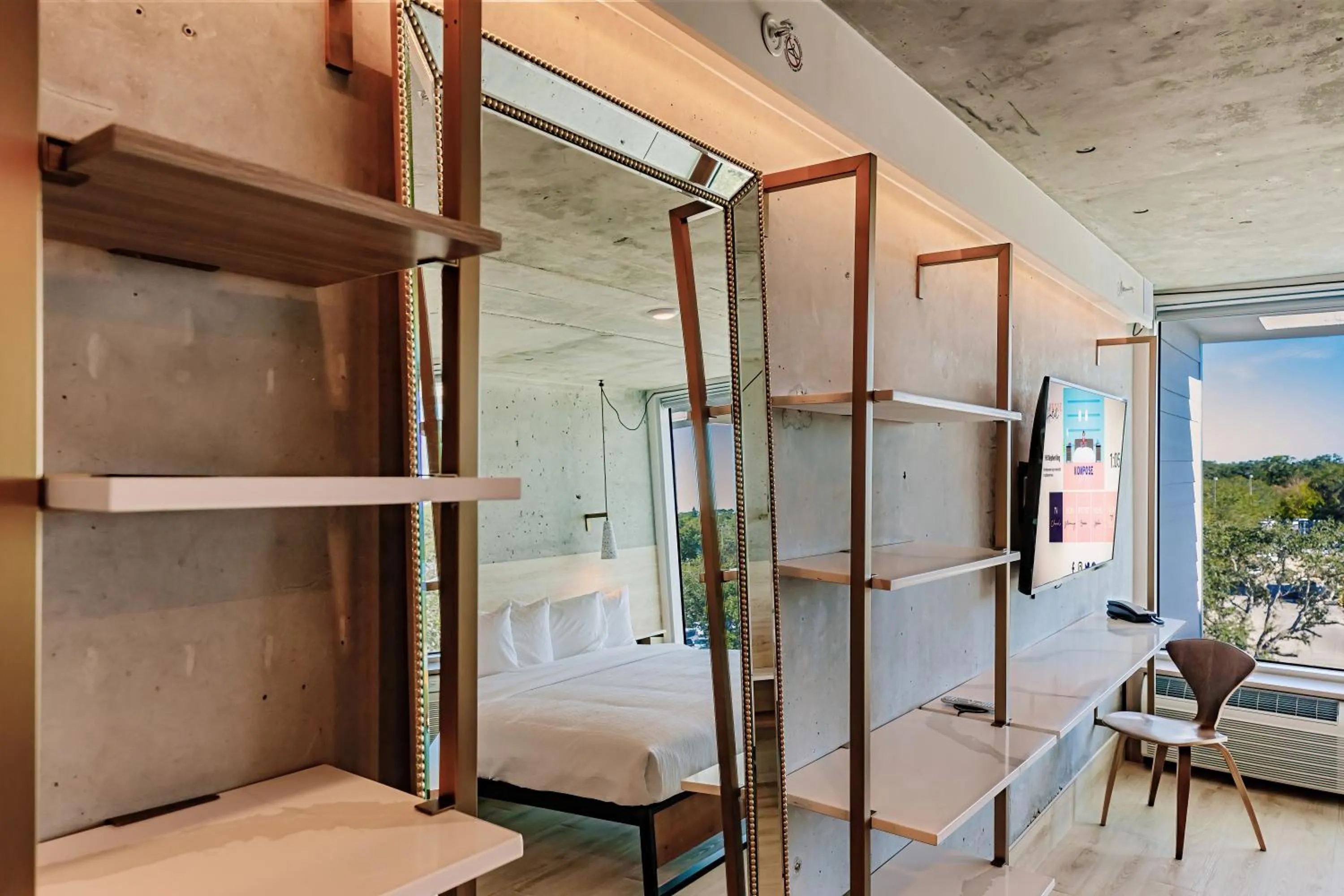 King Room - Disability Access in Kompose Boutique Hotel Sarasota