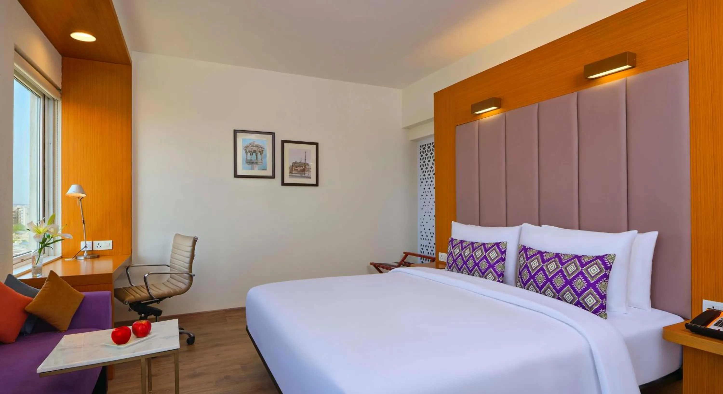 Deluxe Room King Bed - single occupancy in Vivanta Ahmedabad SG Highway