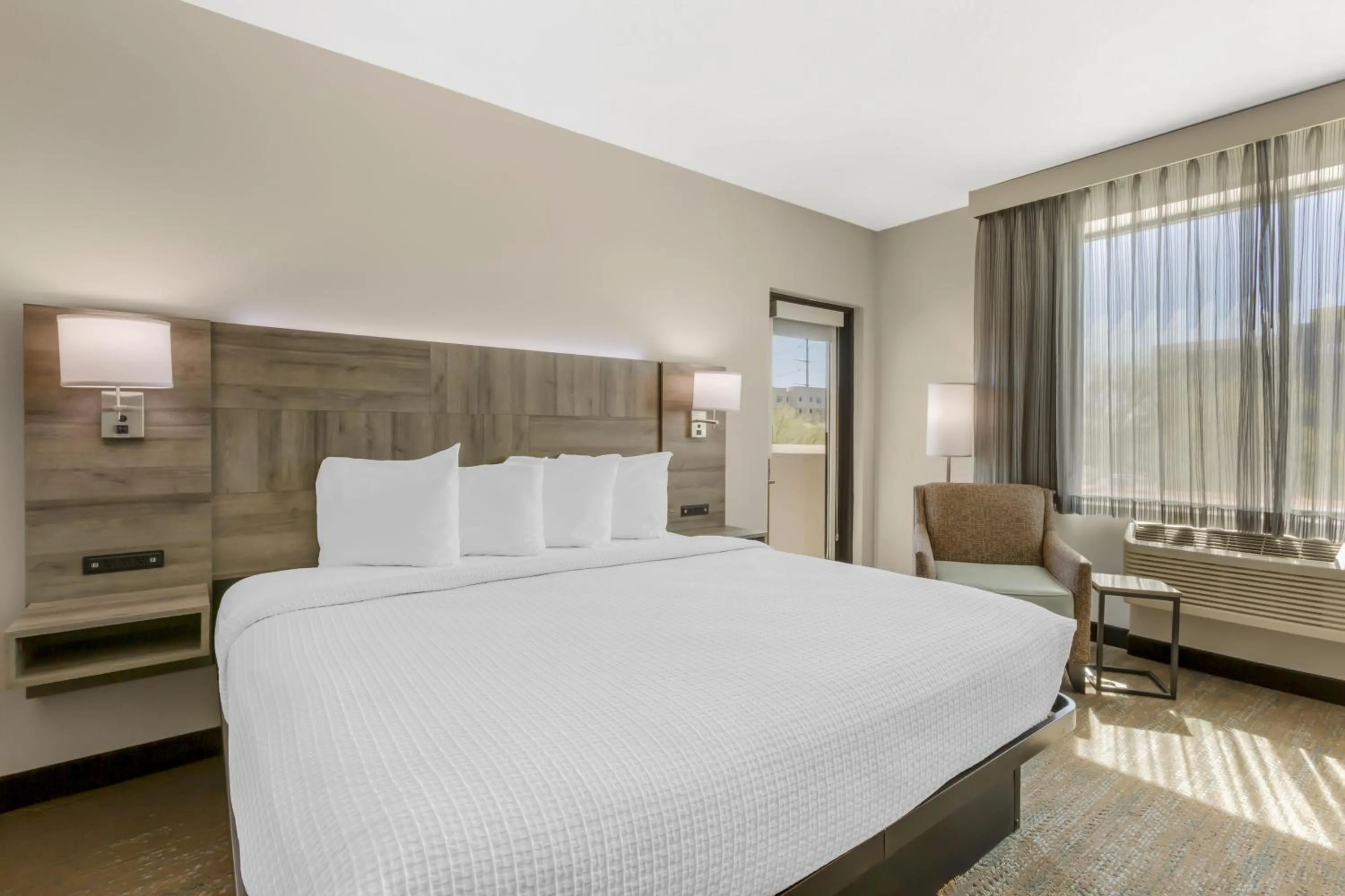 King Room with Patio - Non-Smoking in Best Western Plus Executive Residency Phoenix North Happy Valley