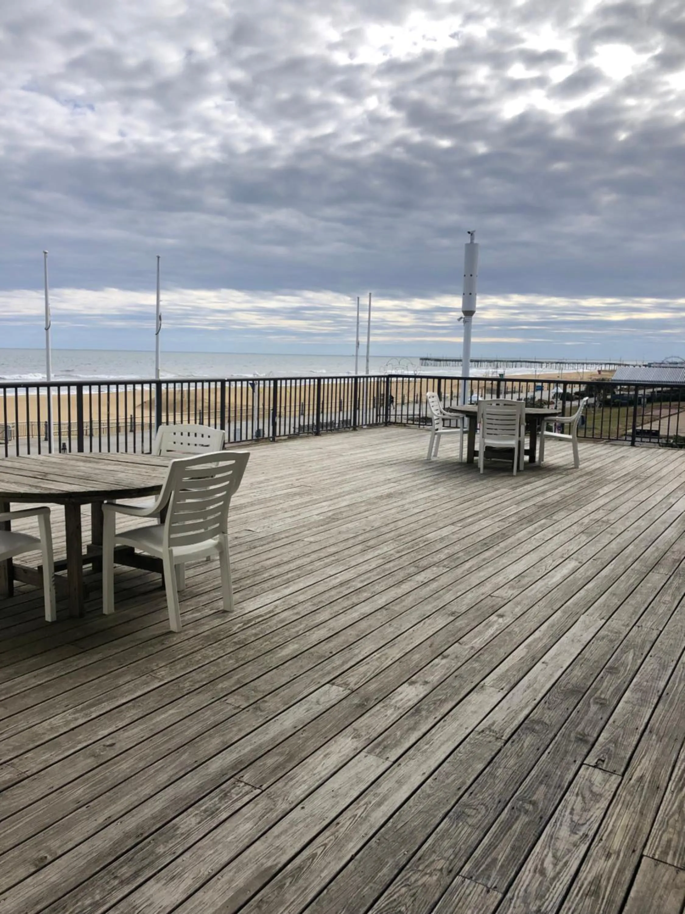 Standard Room with Two Double Beds - Shared Deck - Oceanfront  in Capes Hotel
