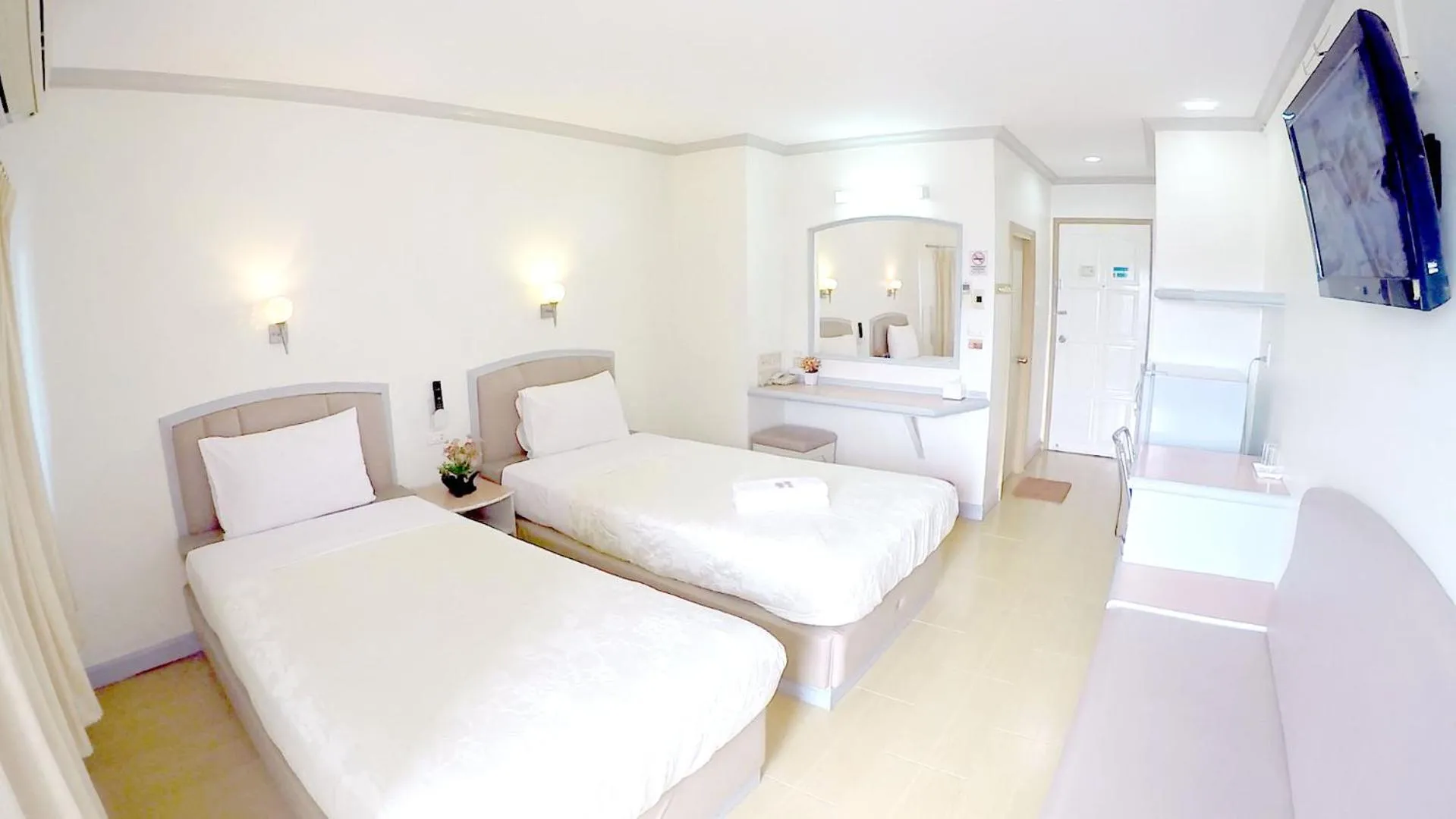 Standard Twin Room in P.A. Place Hotel