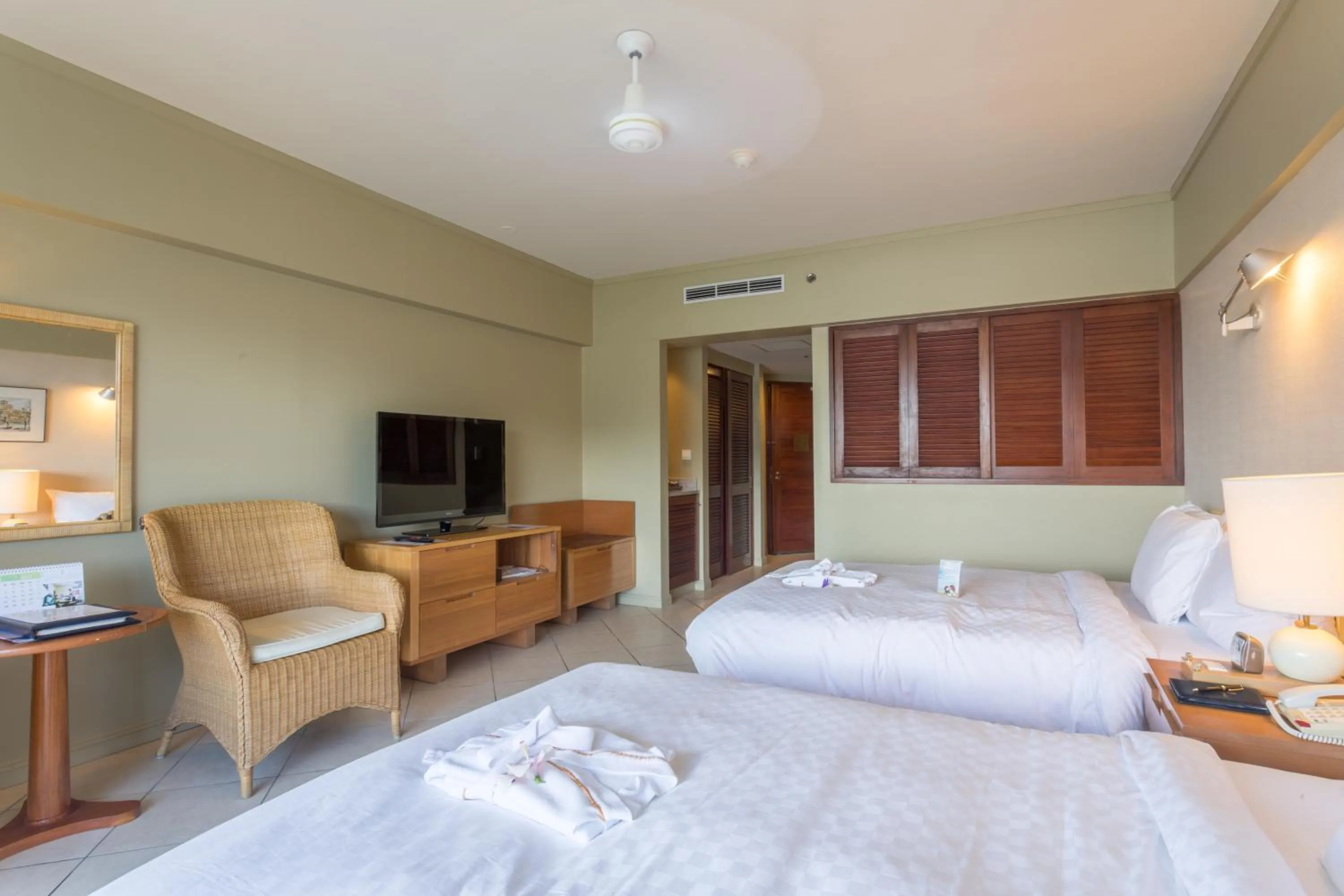 Deluxe Double or Twin Room with Harbor View in Palau Royal Resort