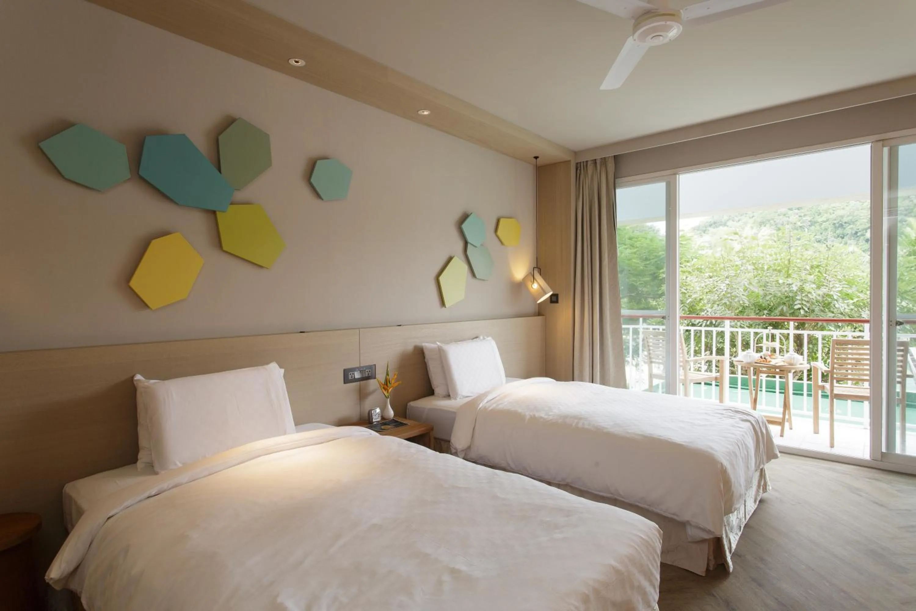 Superior Premium Single or Twin  Room in Palau Royal Resort