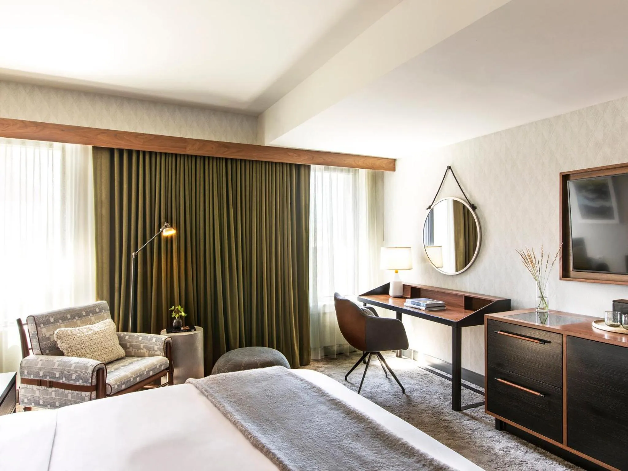 Premium King Room with Mountain View in Kimpton - Armory Hotel Bozeman by IHG