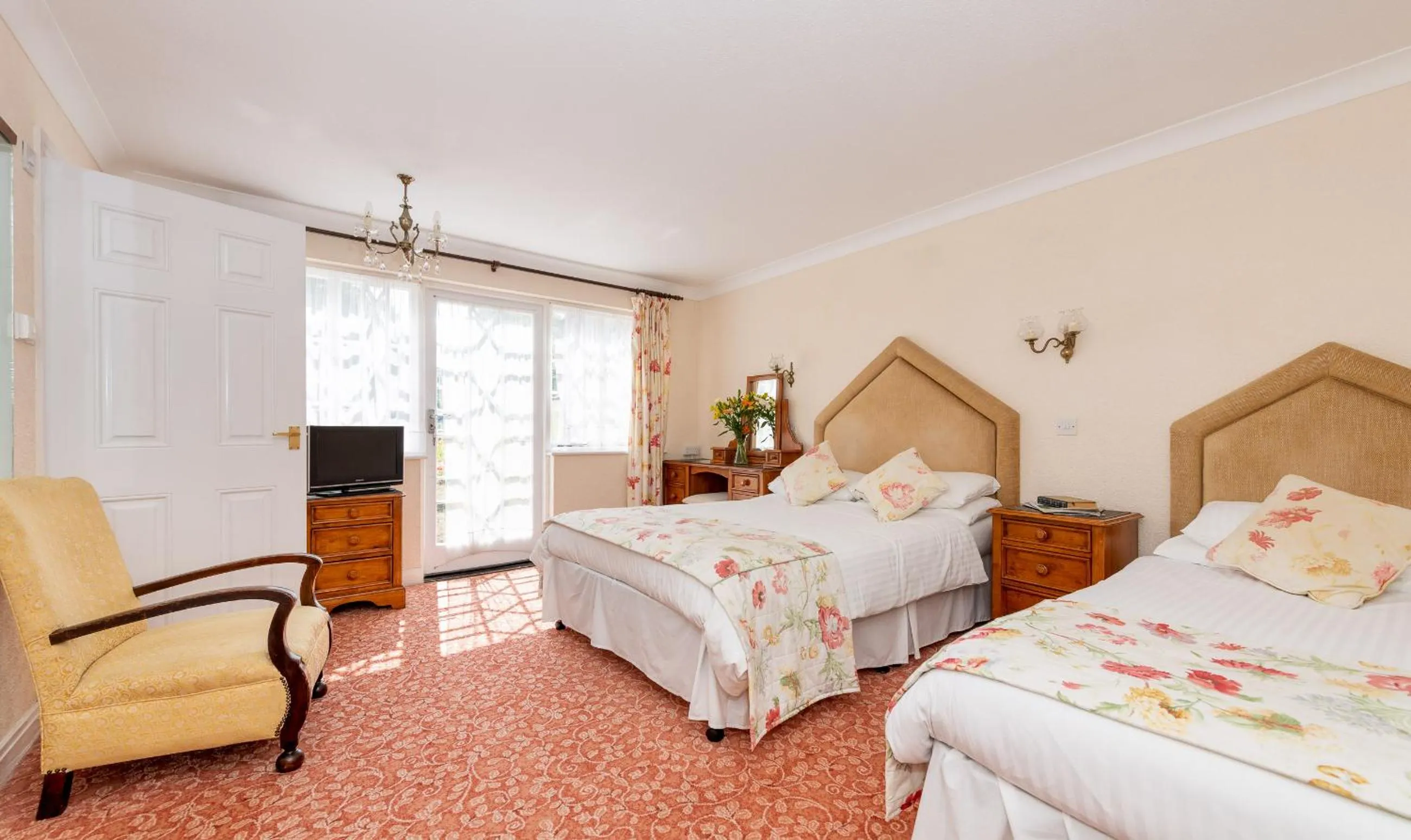 Family Room in Royal Glen Hotel