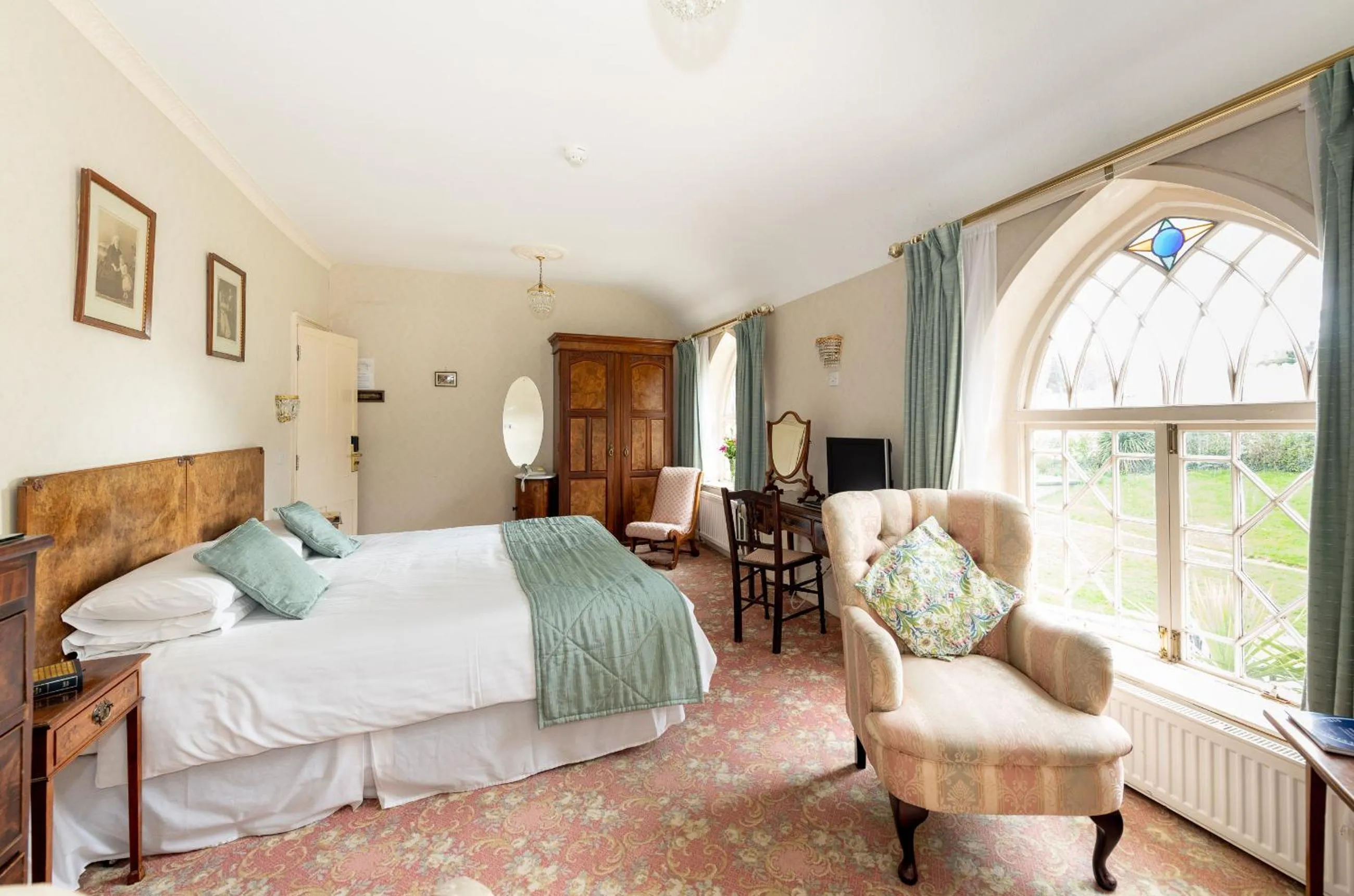 Superior Double Room in Royal Glen Hotel