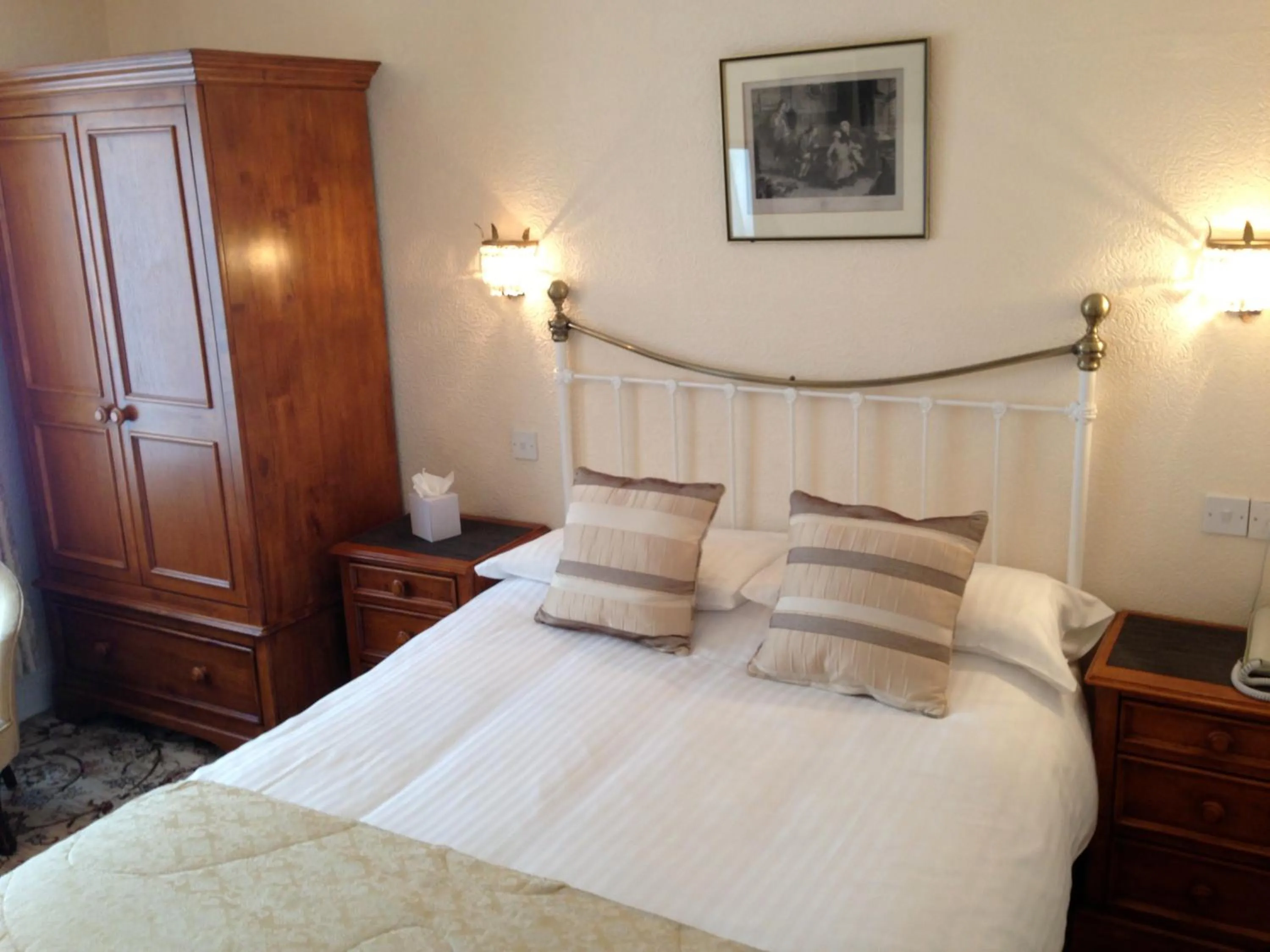 Standard Double Room in Royal Glen Hotel