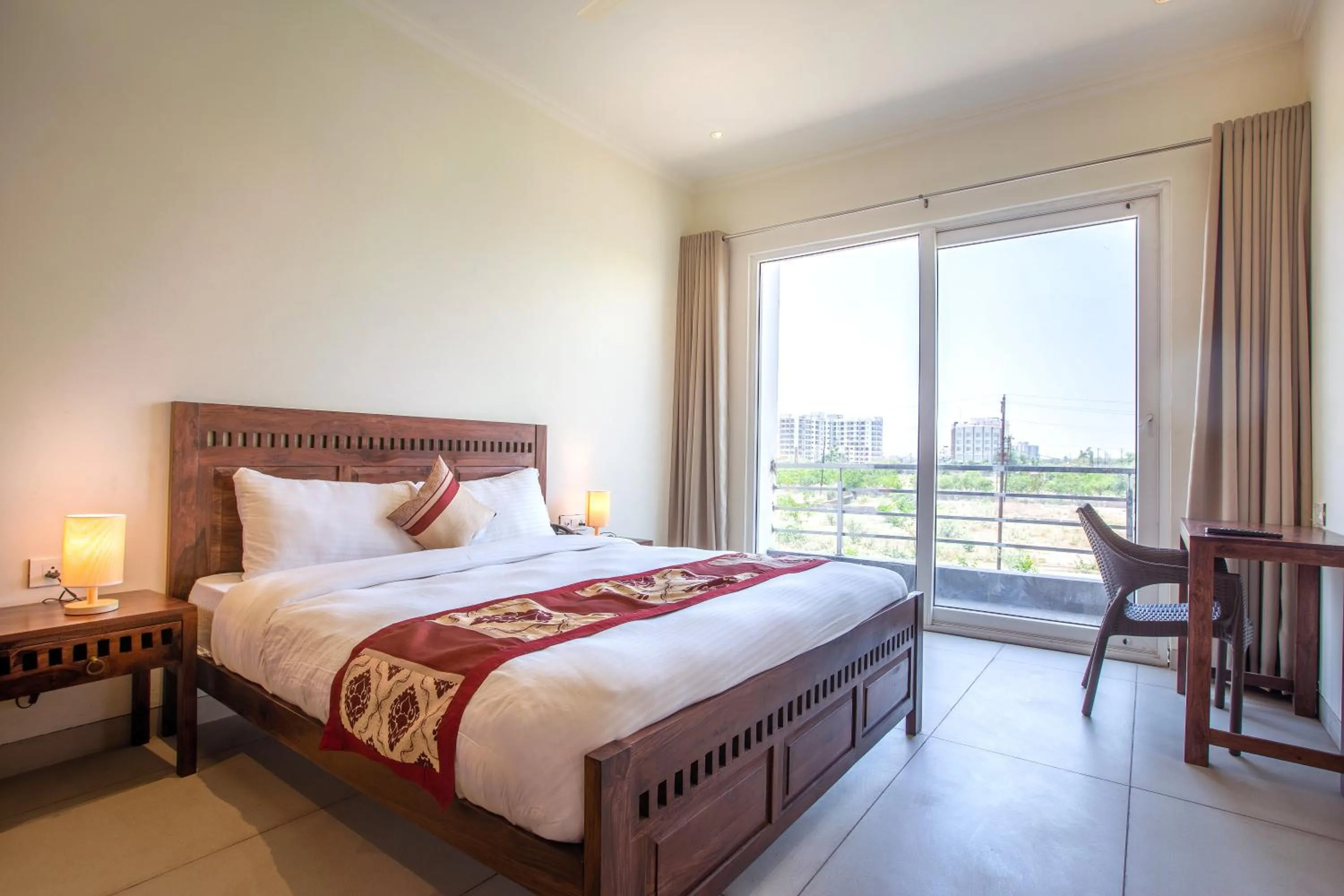 Deluxe Double Room with Balcony in The Vrindwoods
