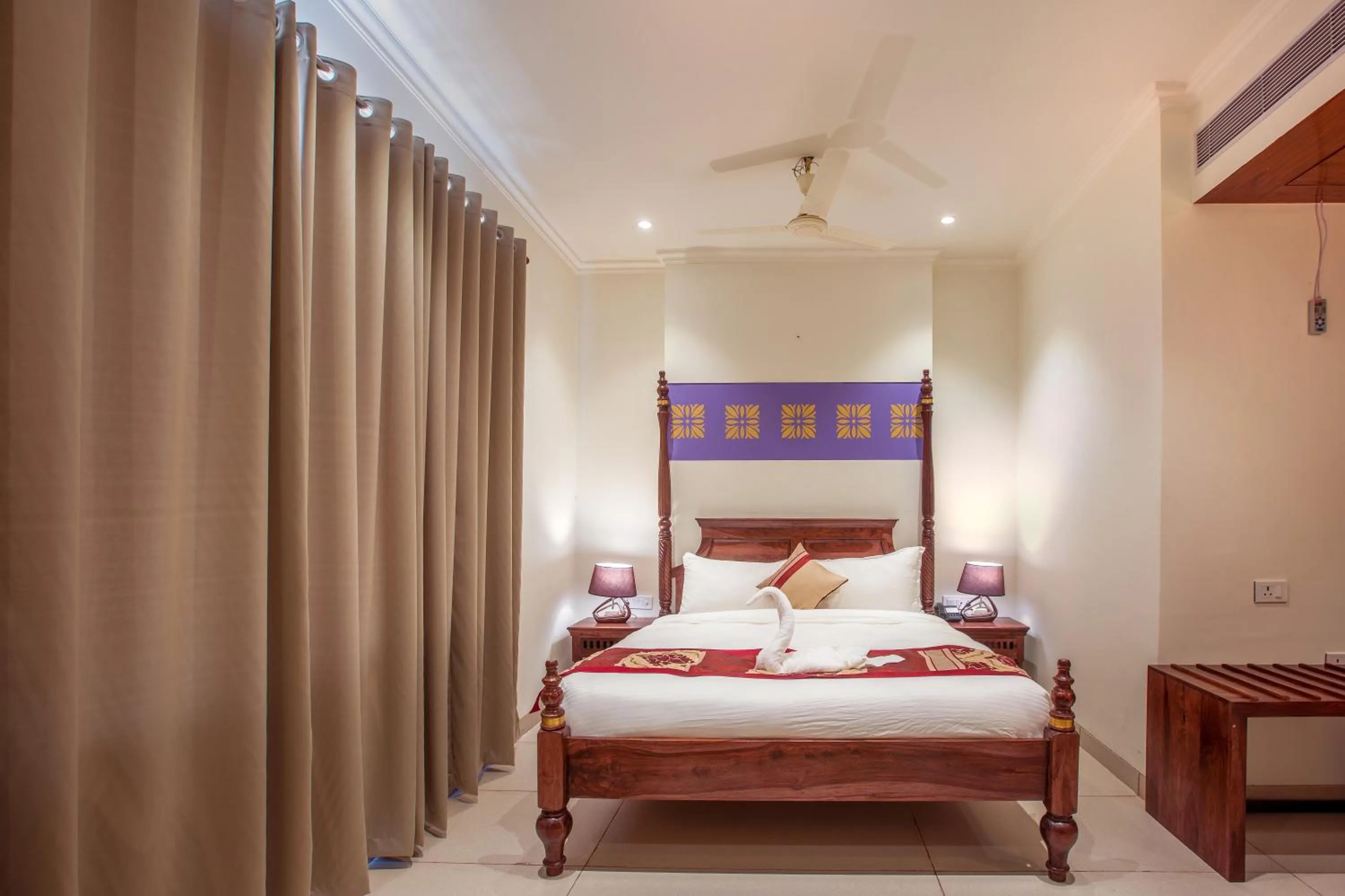 King Room in The Vrindwoods