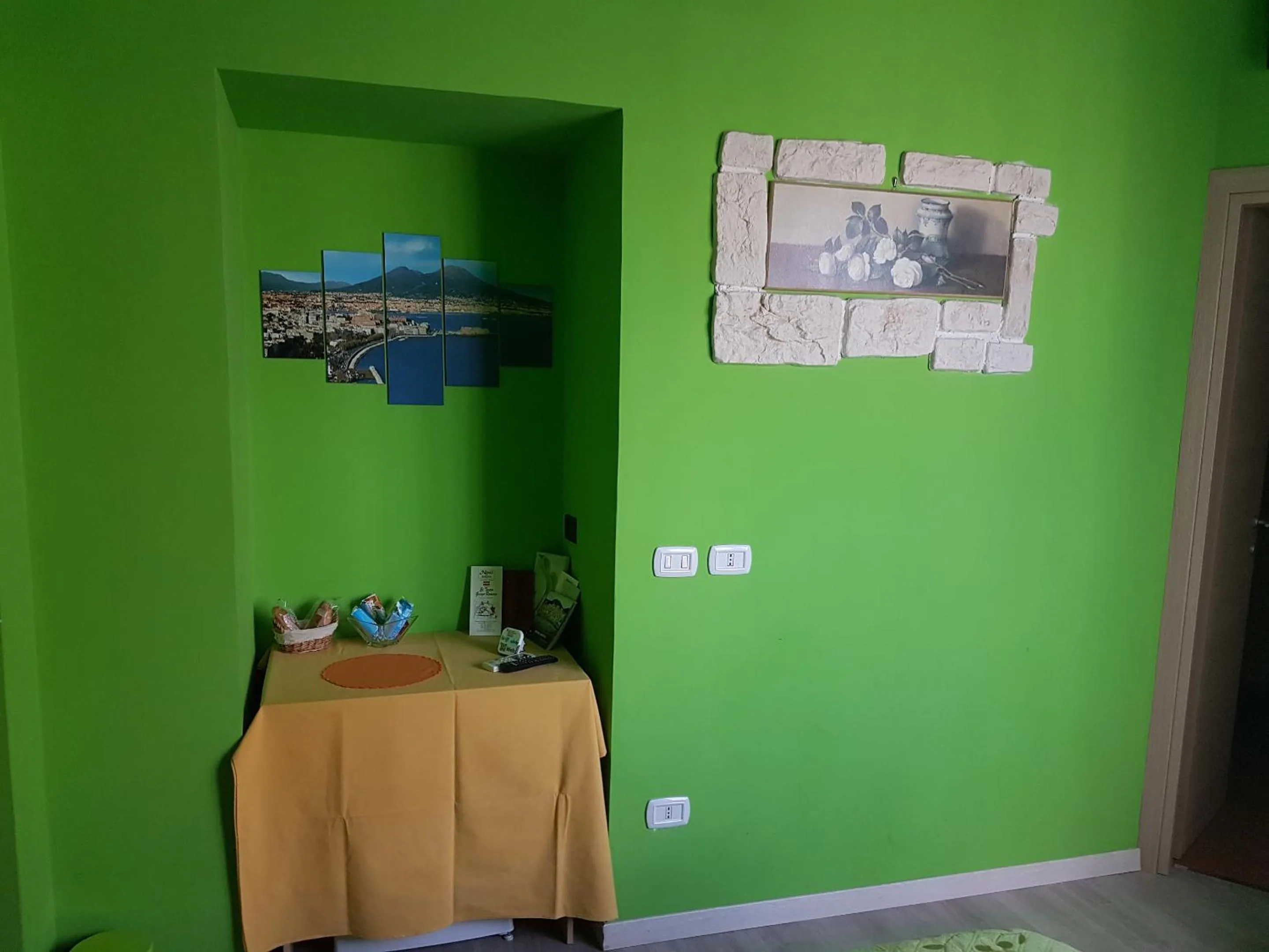 Basic Double Room with Private Bathroom in Thousand Colors