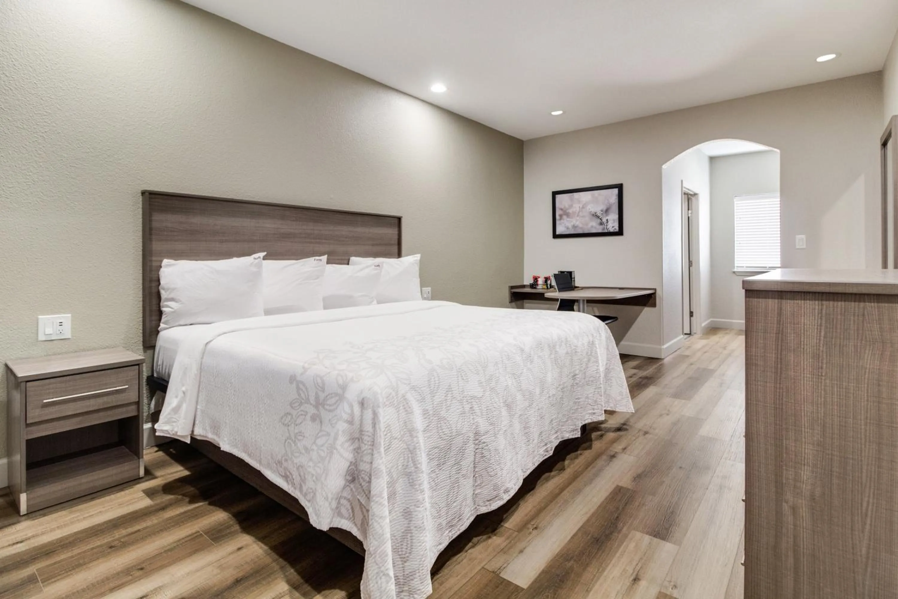 Superior King Room Smoke Free in Red Roof Inn PLUS + Galveston - Beachfront