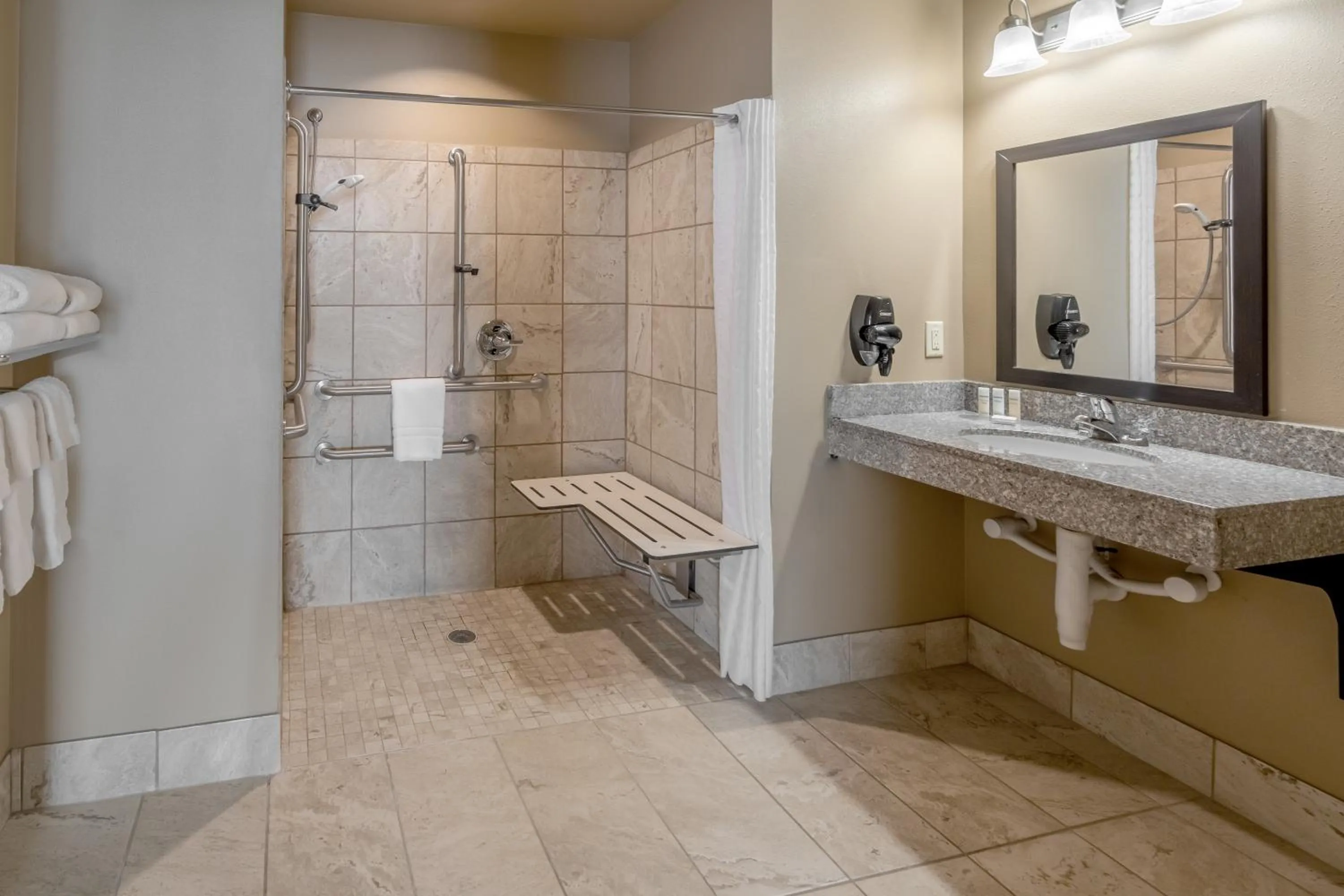 Queen Room - Disability Access in Landmark Suites - Williston