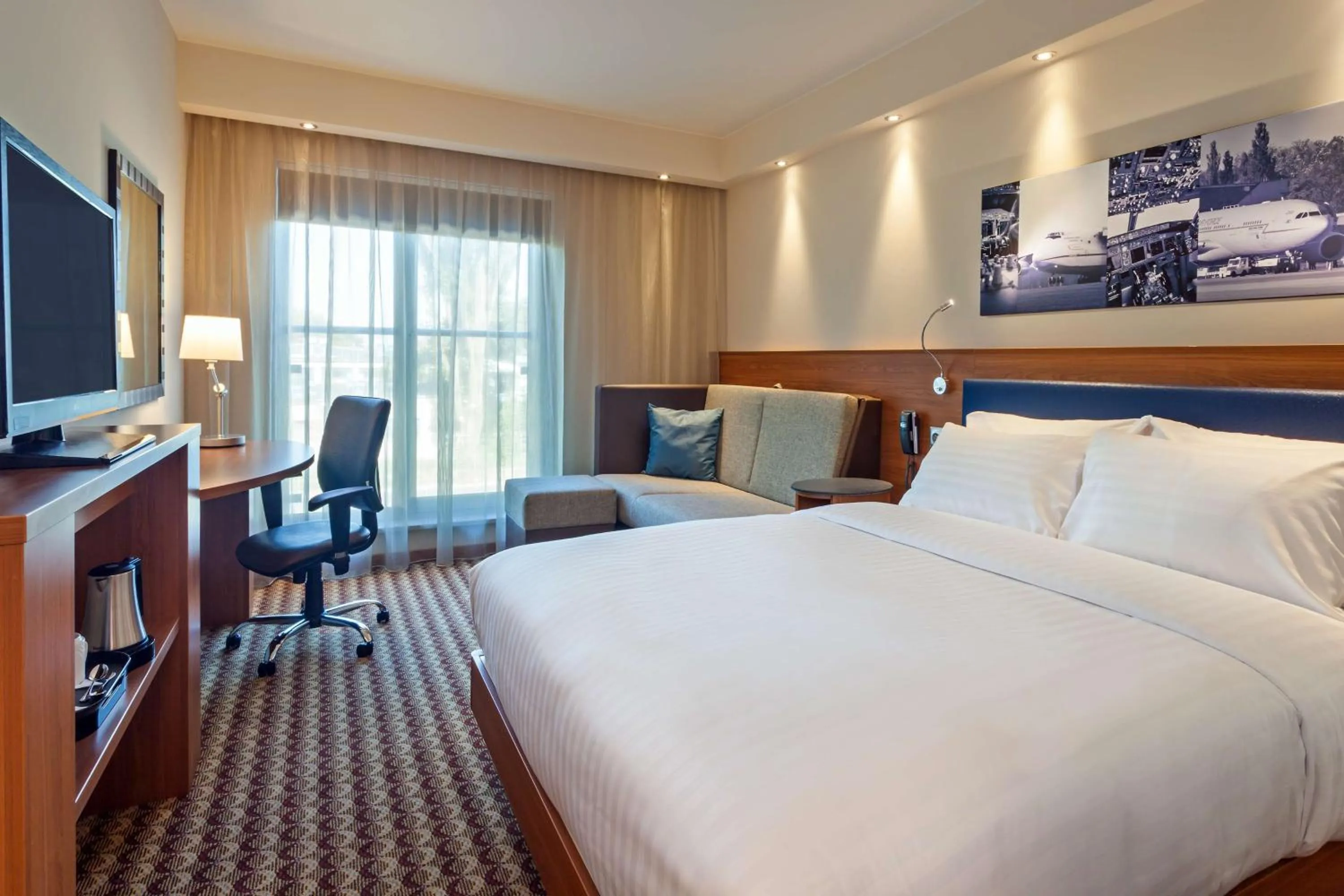 Queen Room with Sofa Bed in Hampton by Hilton Warsaw Airport