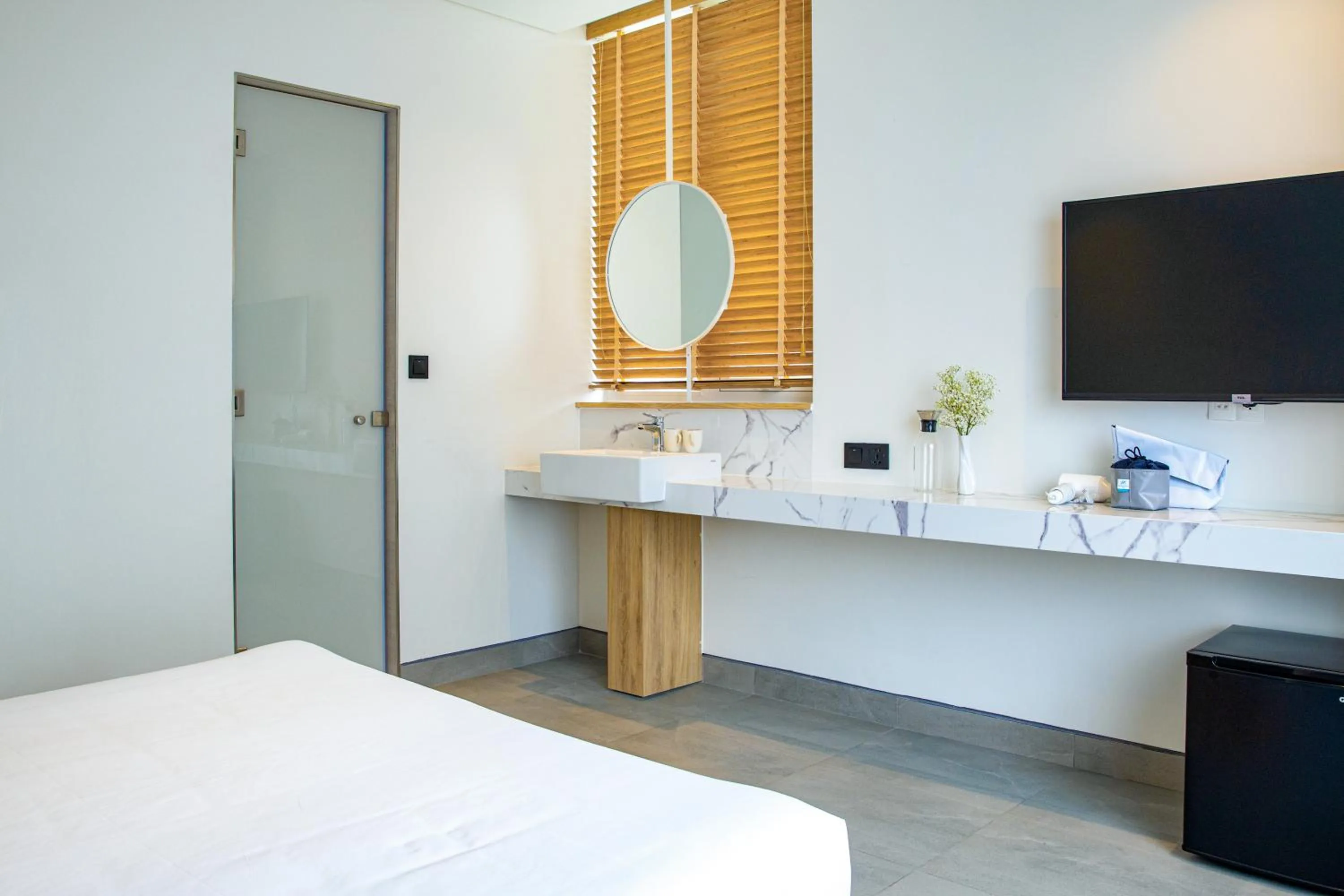 Deluxe Double Room in MEANDER Saigon