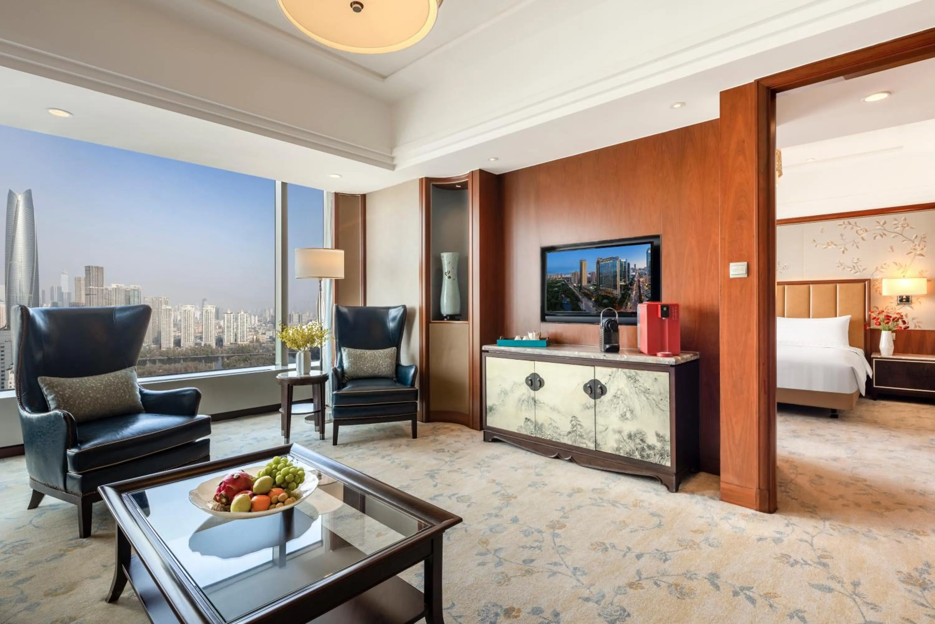 Executive King Suite with City View with Lounge Access in Shangri-La Shenyang