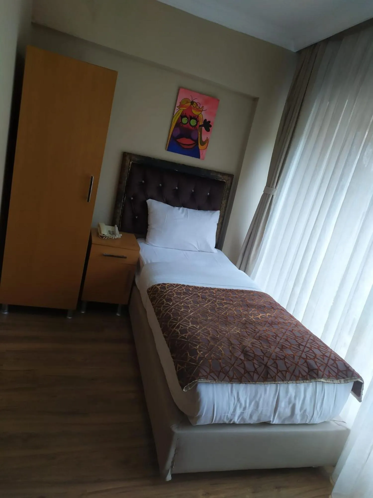 Economy Single Room in Palace Point Hotel