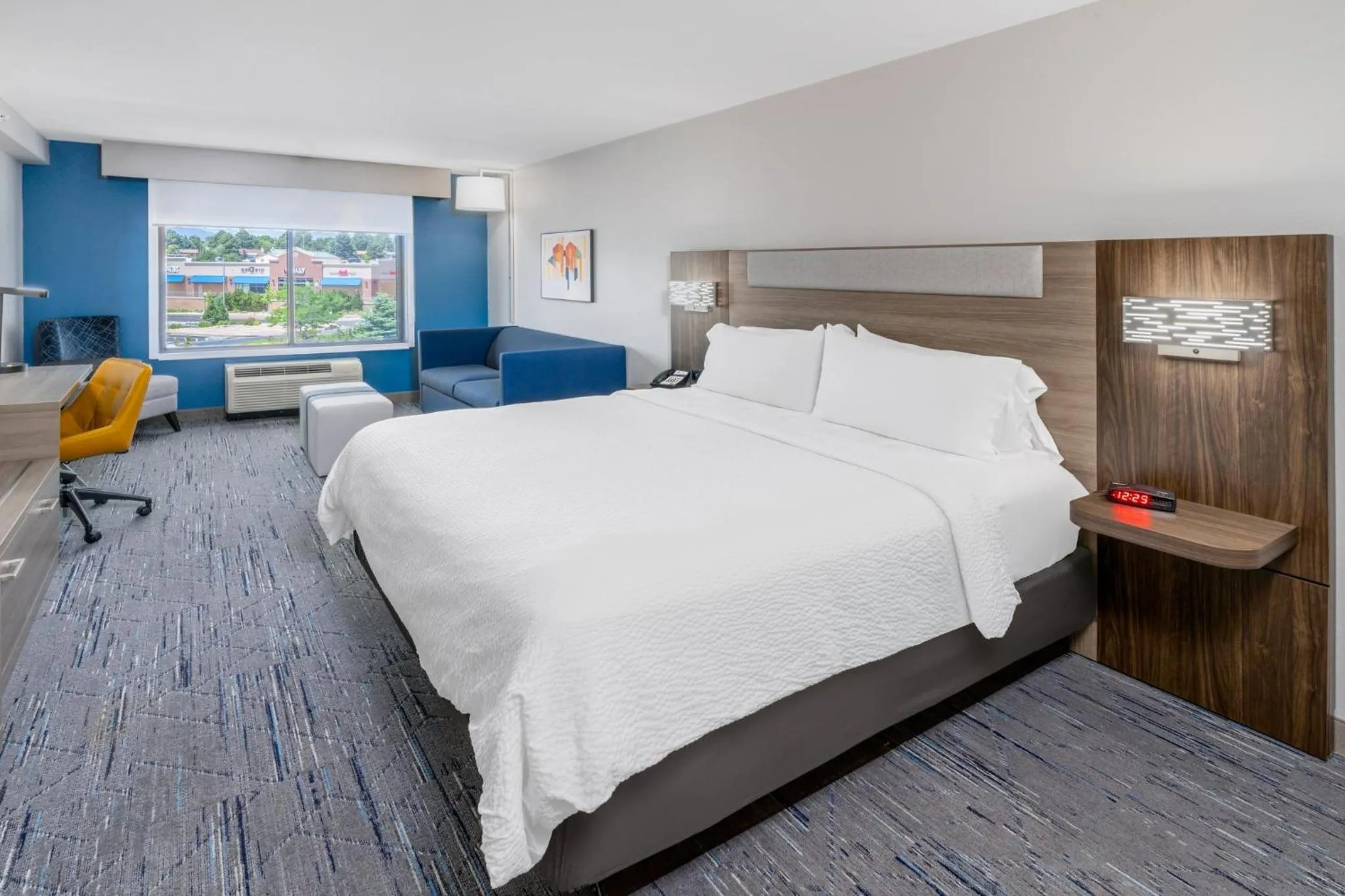 King Suite - Communication Accessible in Holiday Inn Express - Colorado Springs - First & Main by IHG