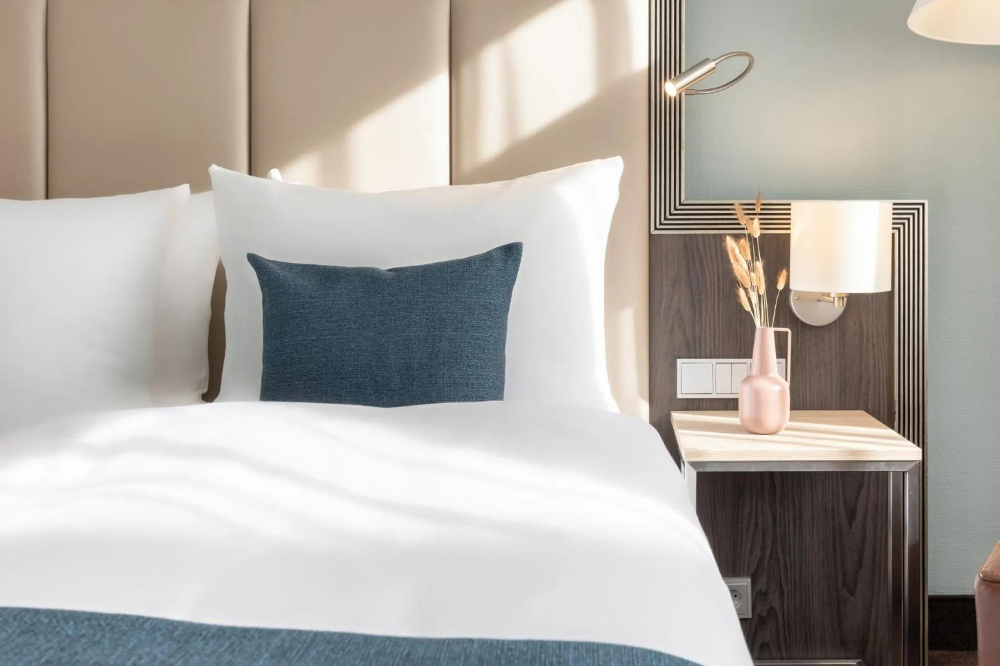 Standard Queen Room in Garner Hotel Essen - Handelshof by IHG