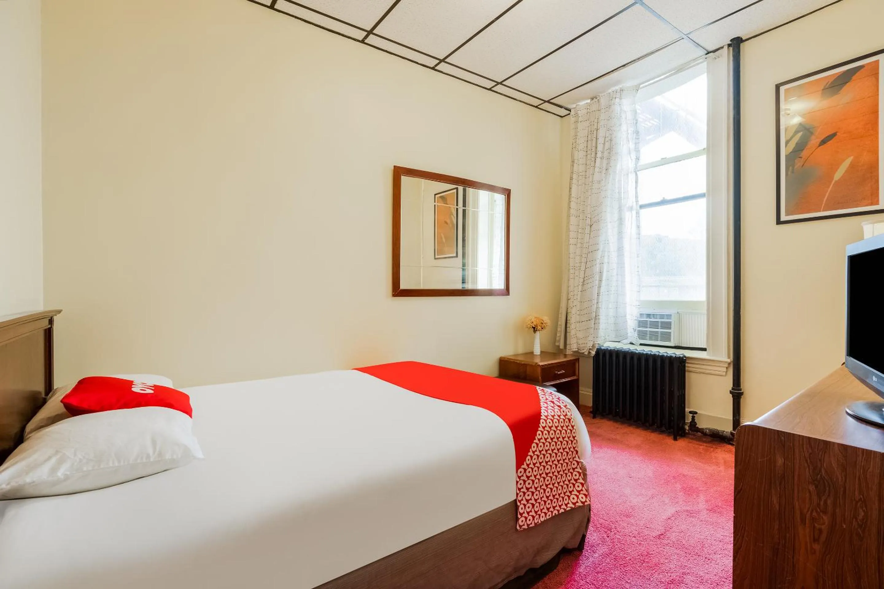 King Room in OYO Hotel Bradford Main St PA