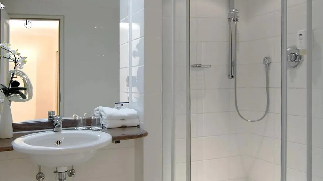 Comfort Triple Room - single occupancy in Hotel Lübecker Hof